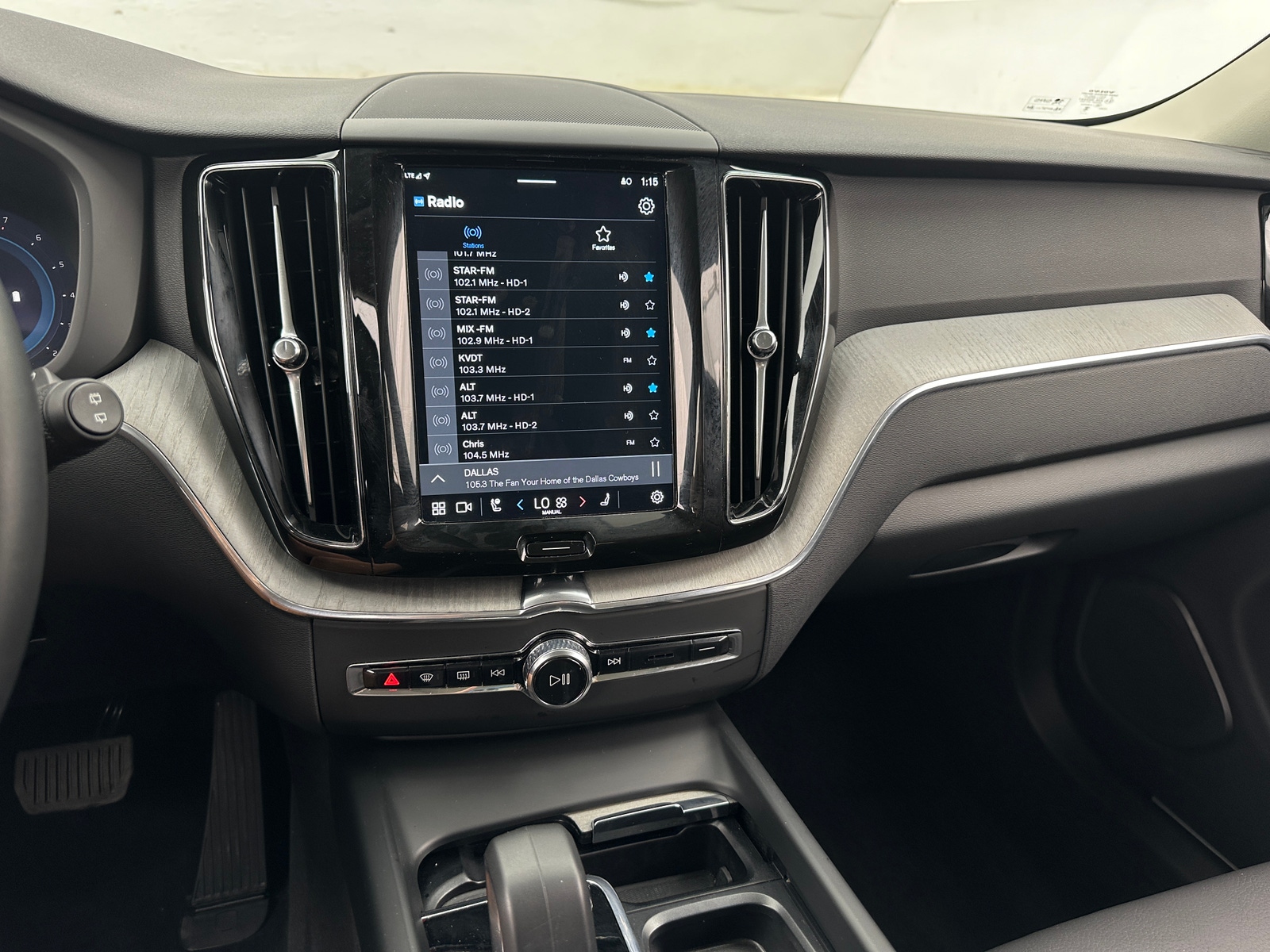 Thumbnail: 2025 Volvo XC60 - 3