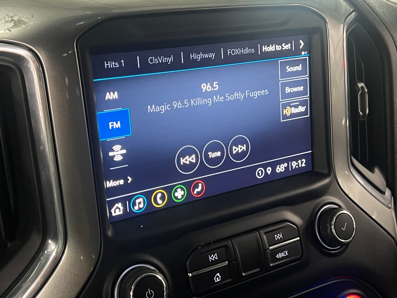 Thumbnail: 2021 Chevrolet Silverado 1500 - 4