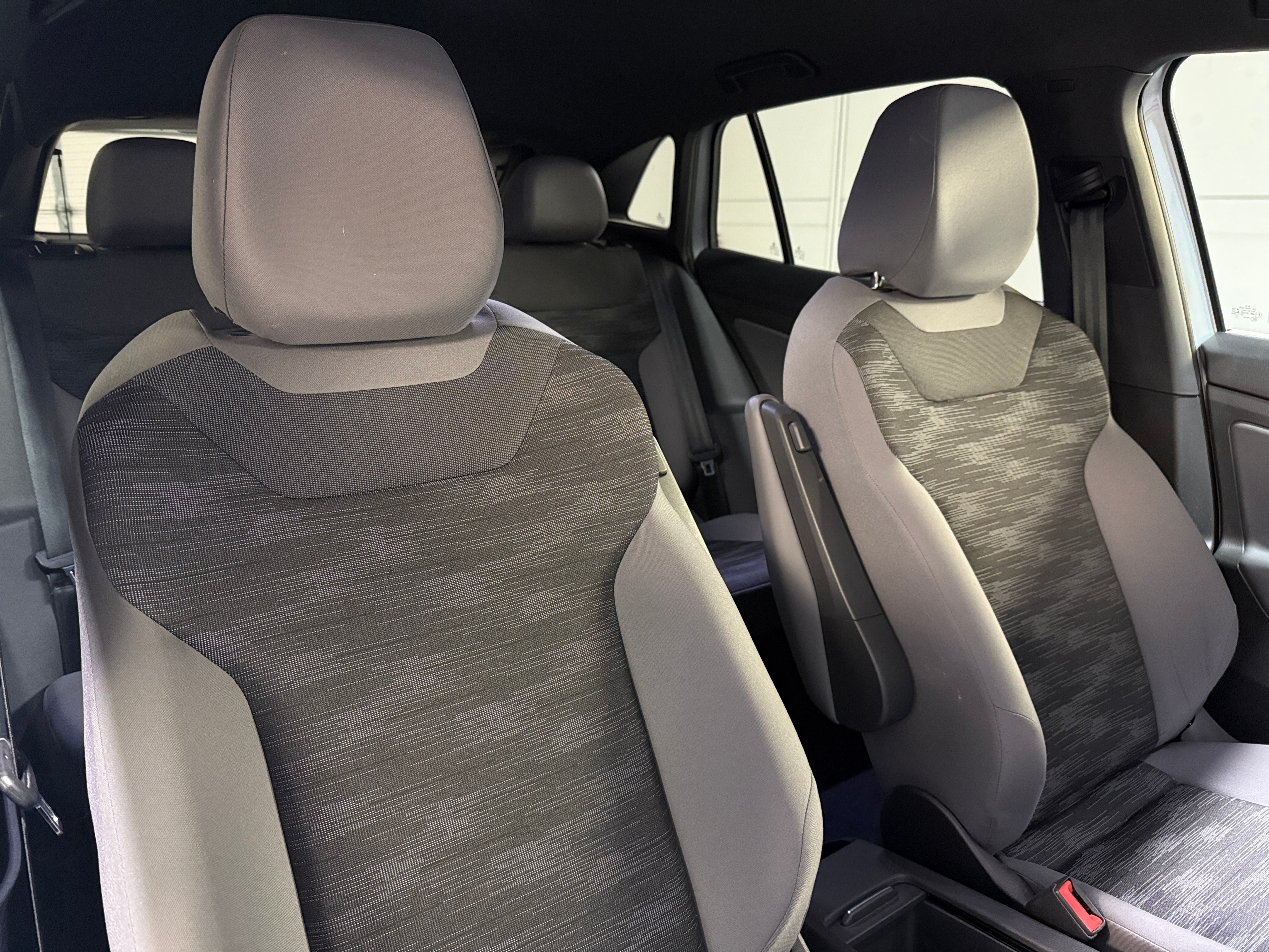 Used 2021 Volkswagen ID.4 PRO with VIN WVGRMPE24MP058913 for sale in Oak Creek, WI