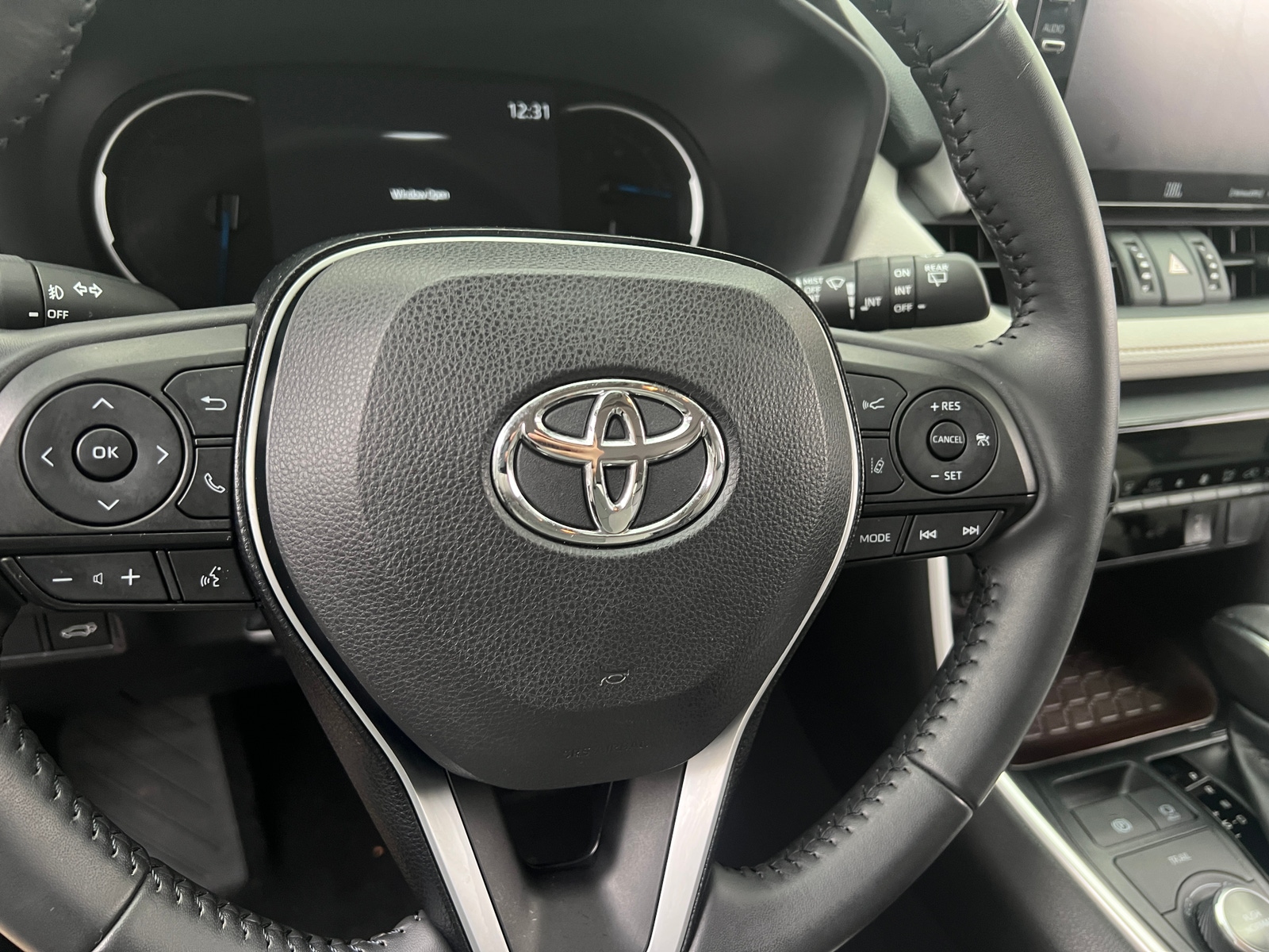 Thumbnail: 2020 Toyota RAV4 - 4