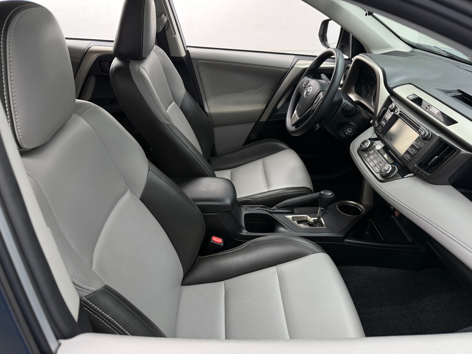Thumbnail: 2013 Toyota RAV4 - 2
