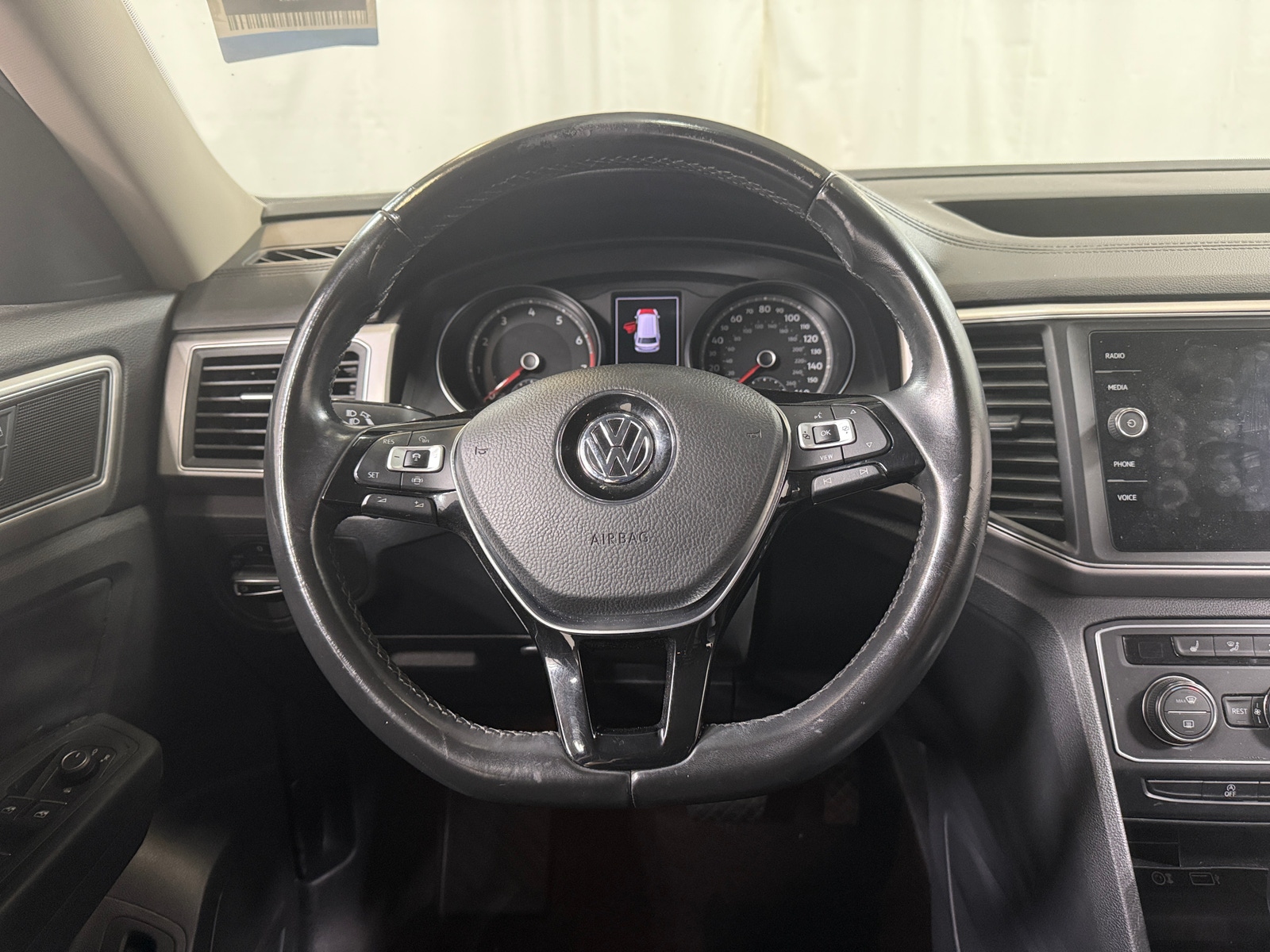 Thumbnail: 2019 Volkswagen Atlas - 4