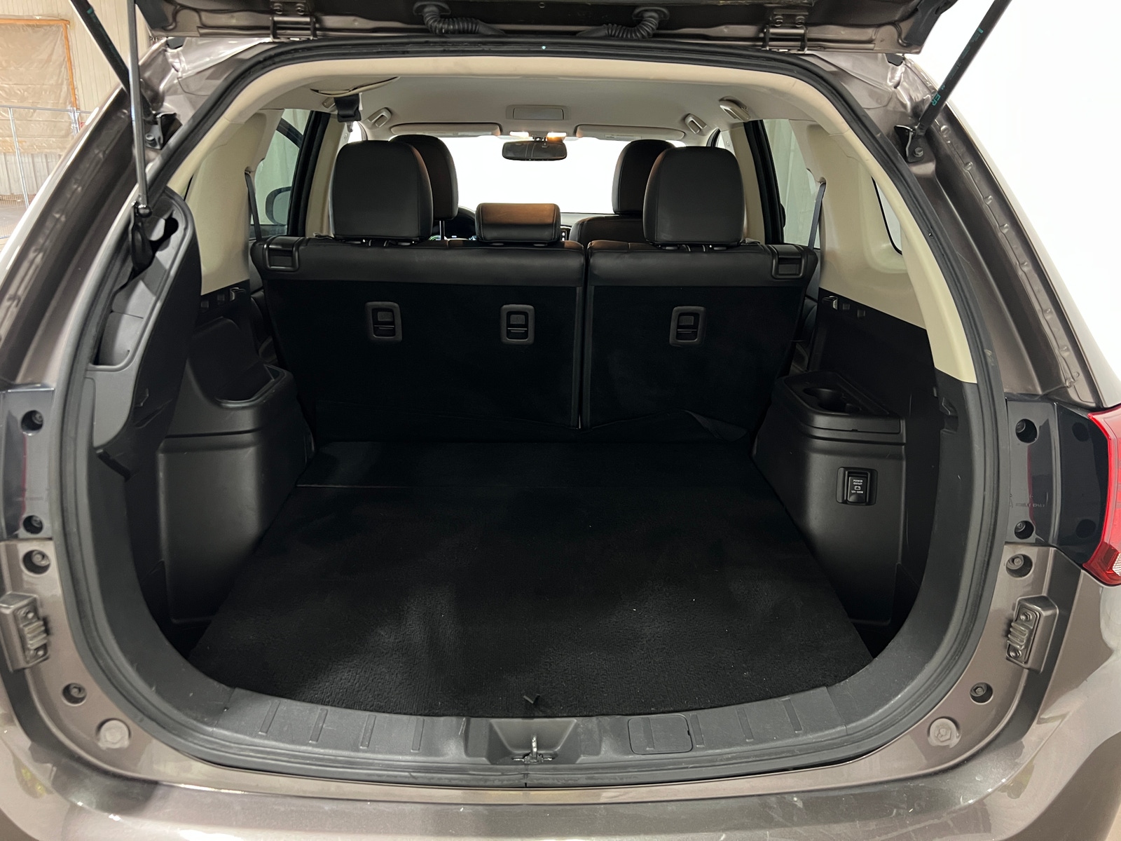 Thumbnail: 2018 Mitsubishi Outlander - 6