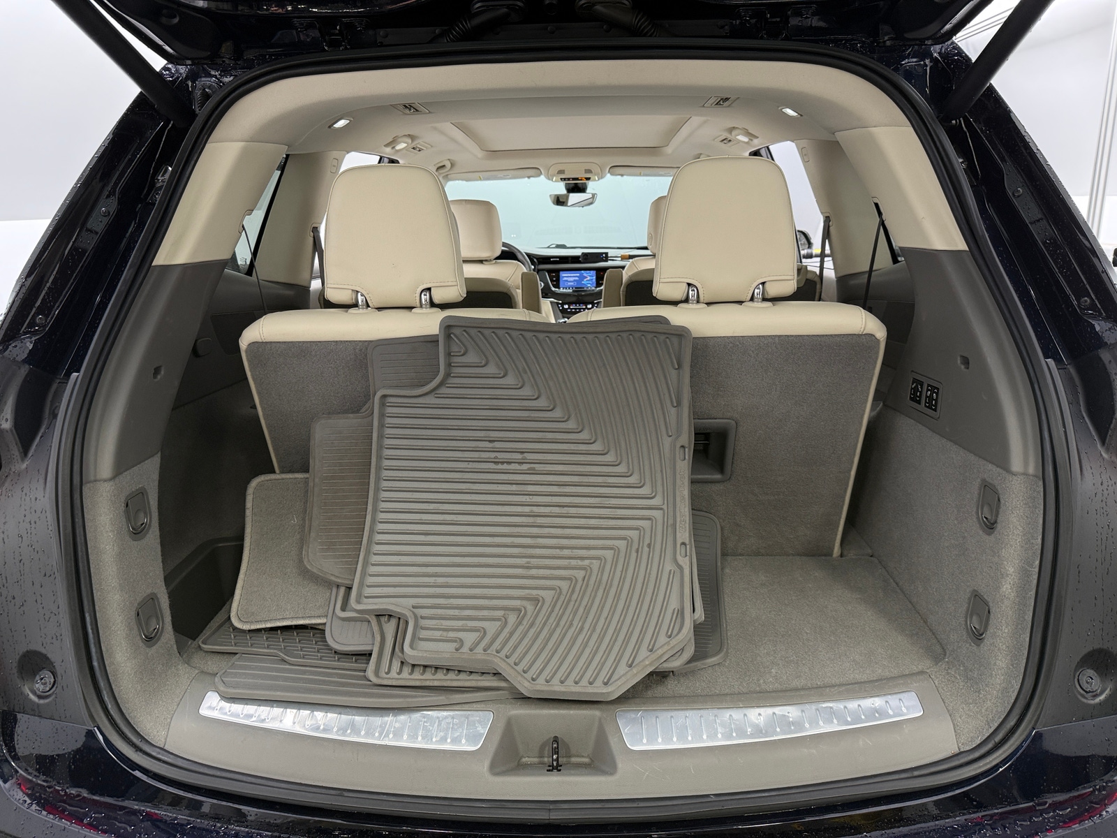 Thumbnail: 2022 Cadillac XT6 - 6