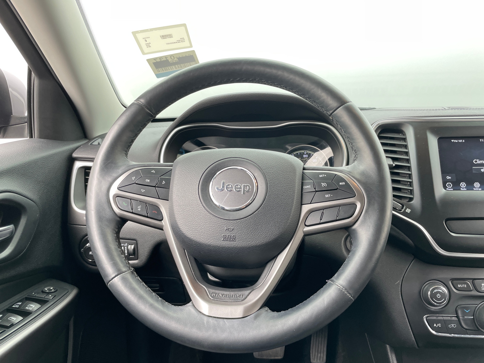 Thumbnail: 2019 Jeep Cherokee - 5