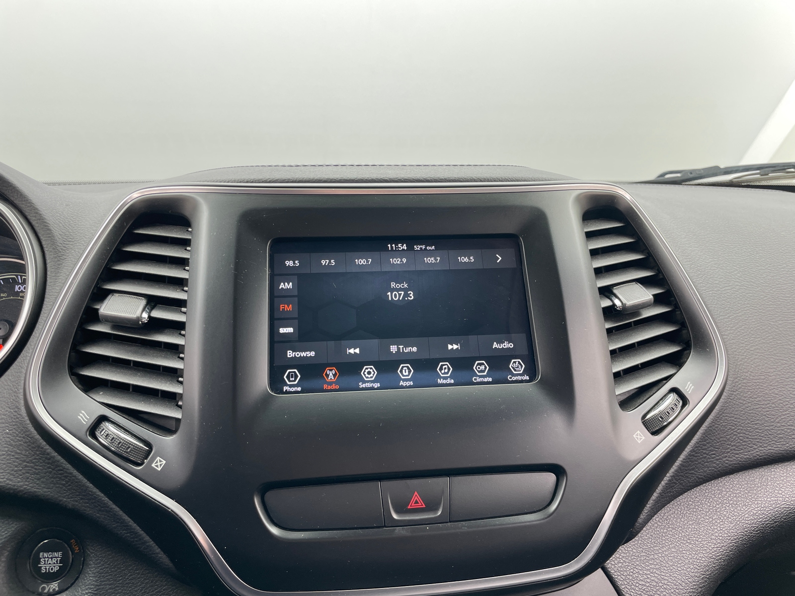 Thumbnail: 2019 Jeep Cherokee - 4