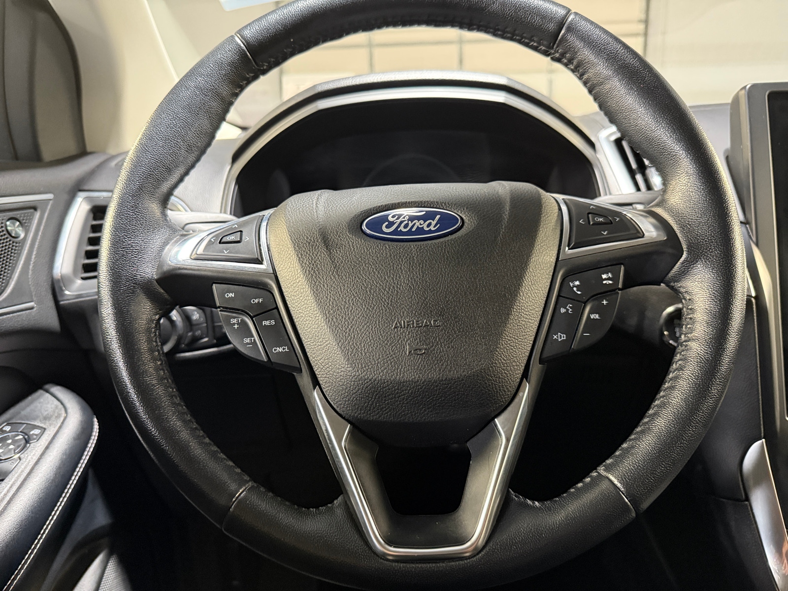 Thumbnail: 2022 Ford Edge - 4