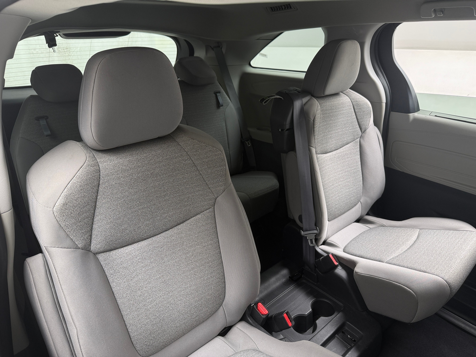 Thumbnail: 2023 Toyota Sienna - 6