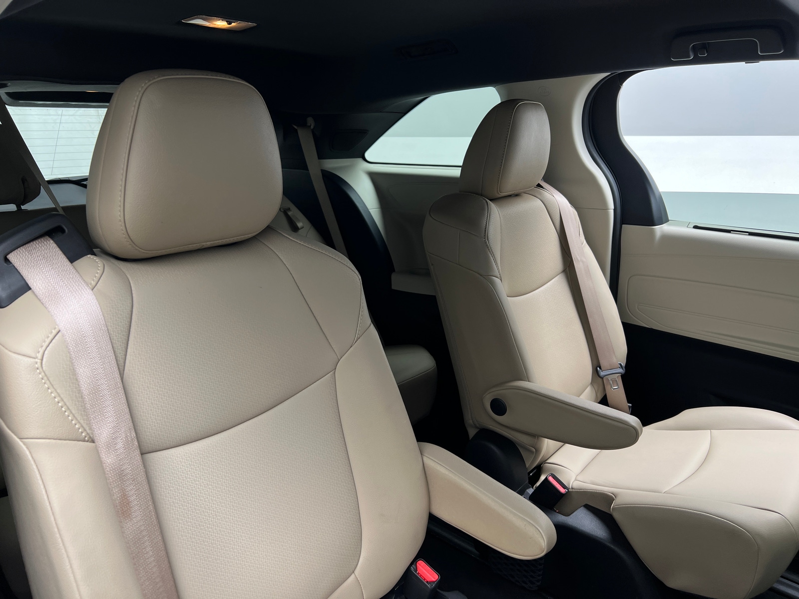 Thumbnail: 2022 Toyota Sienna - 5