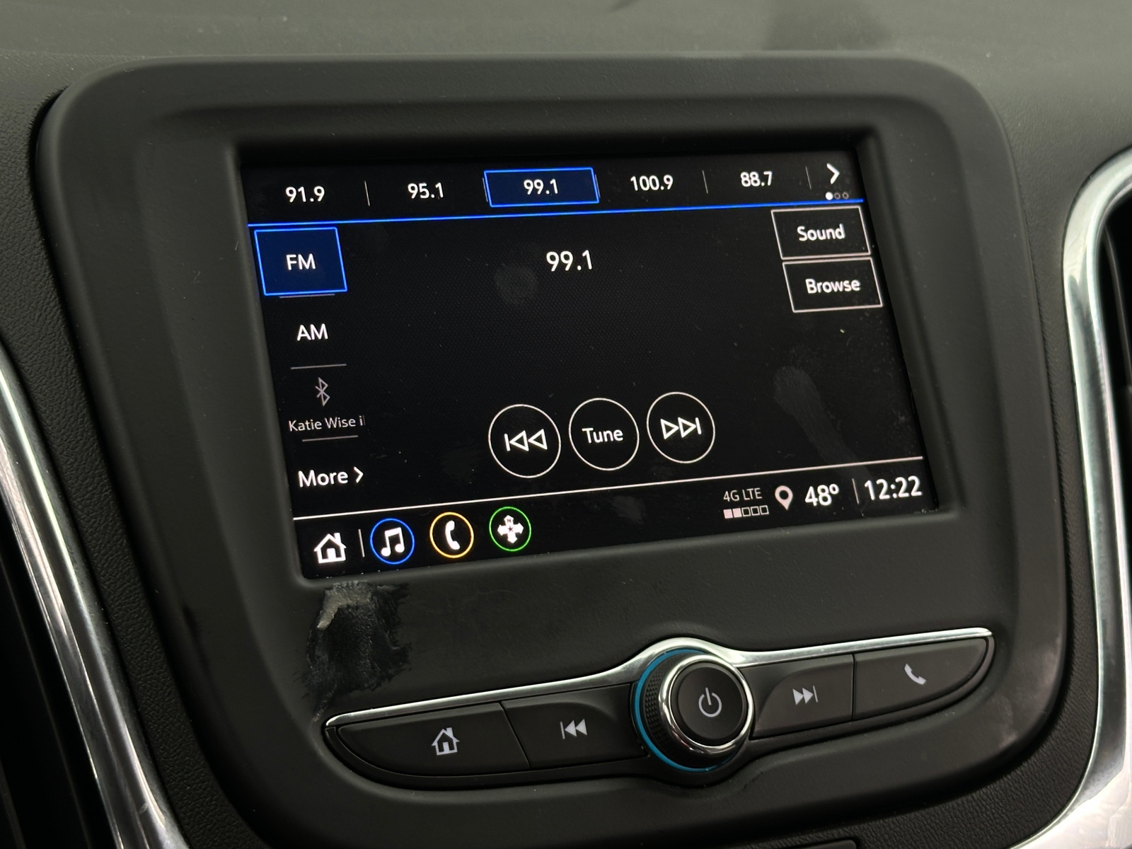 Thumbnail: 2022 Chevrolet Equinox - 4