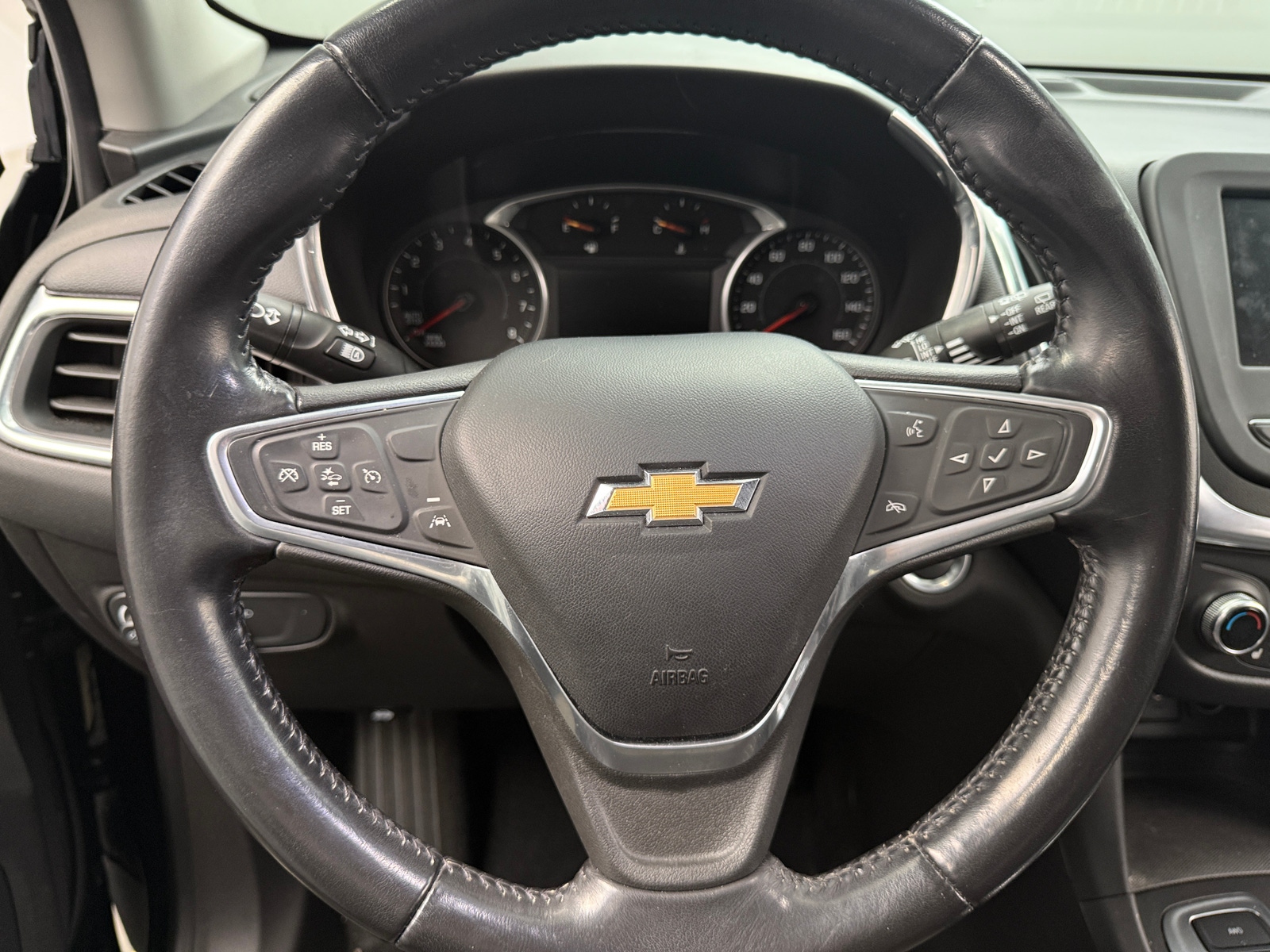 Thumbnail: 2022 Chevrolet Equinox - 5