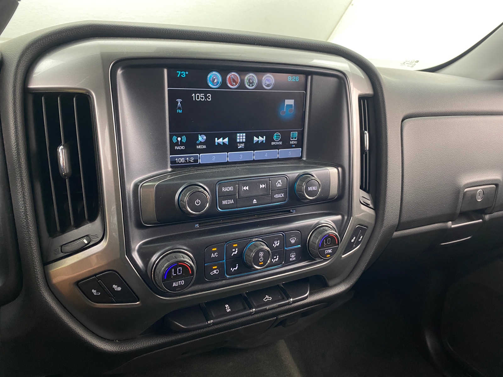 Thumbnail: 2017 Chevrolet Silverado 1500 - 4
