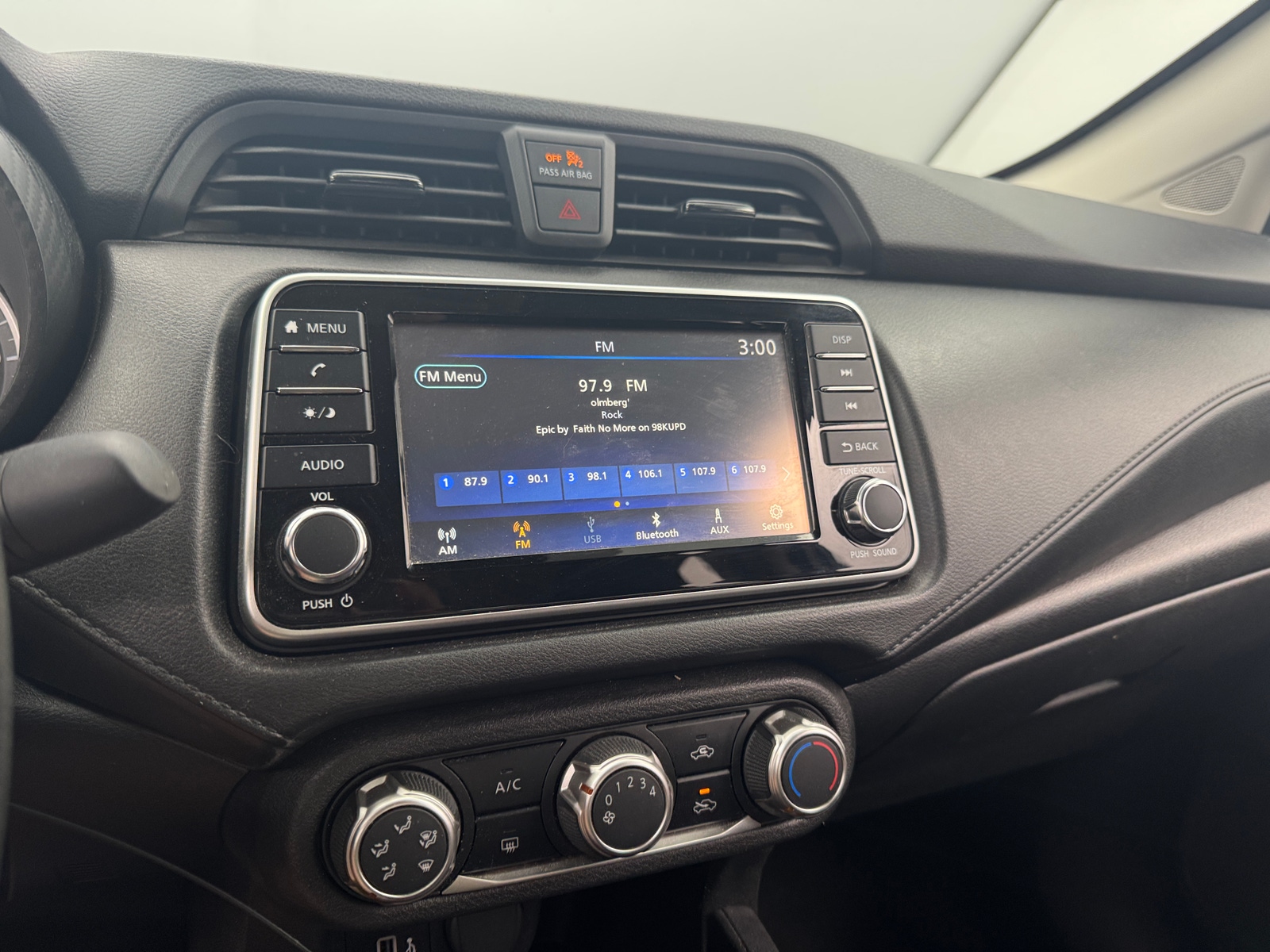 Thumbnail: 2022 Nissan Versa - 4