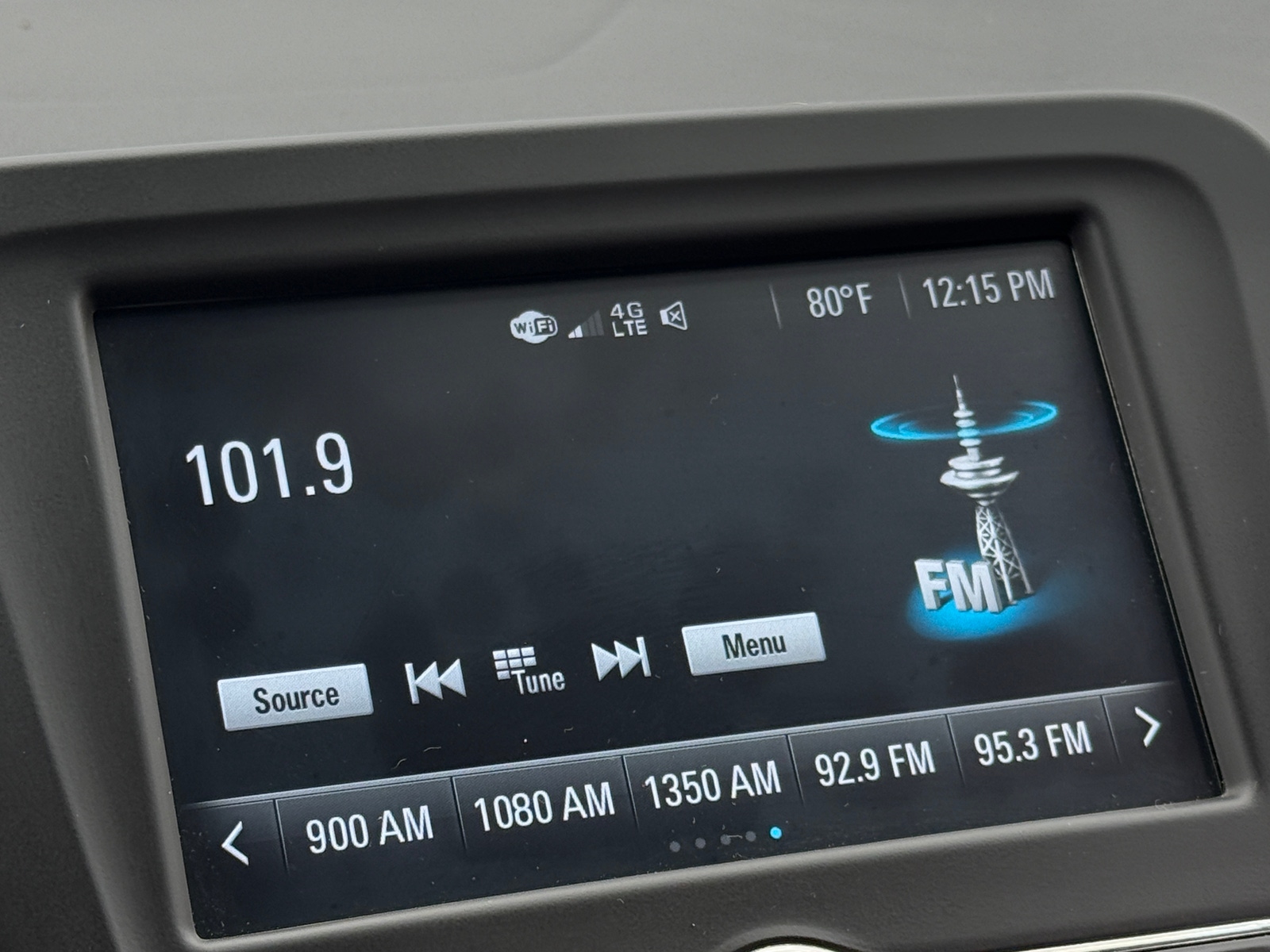 Thumbnail: 2018 Chevrolet Malibu - 4