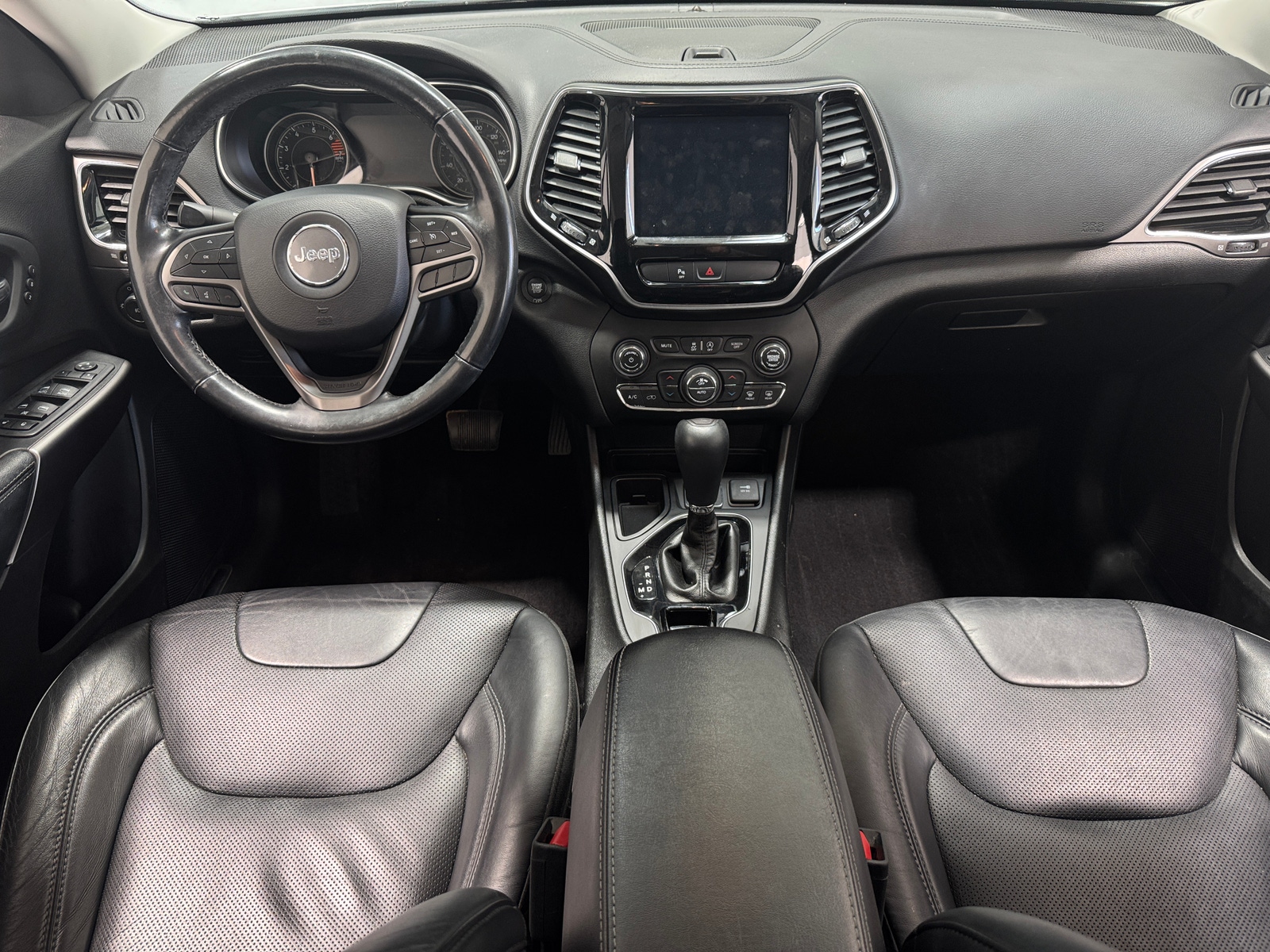 Thumbnail: 2019 Jeep Cherokee - 2