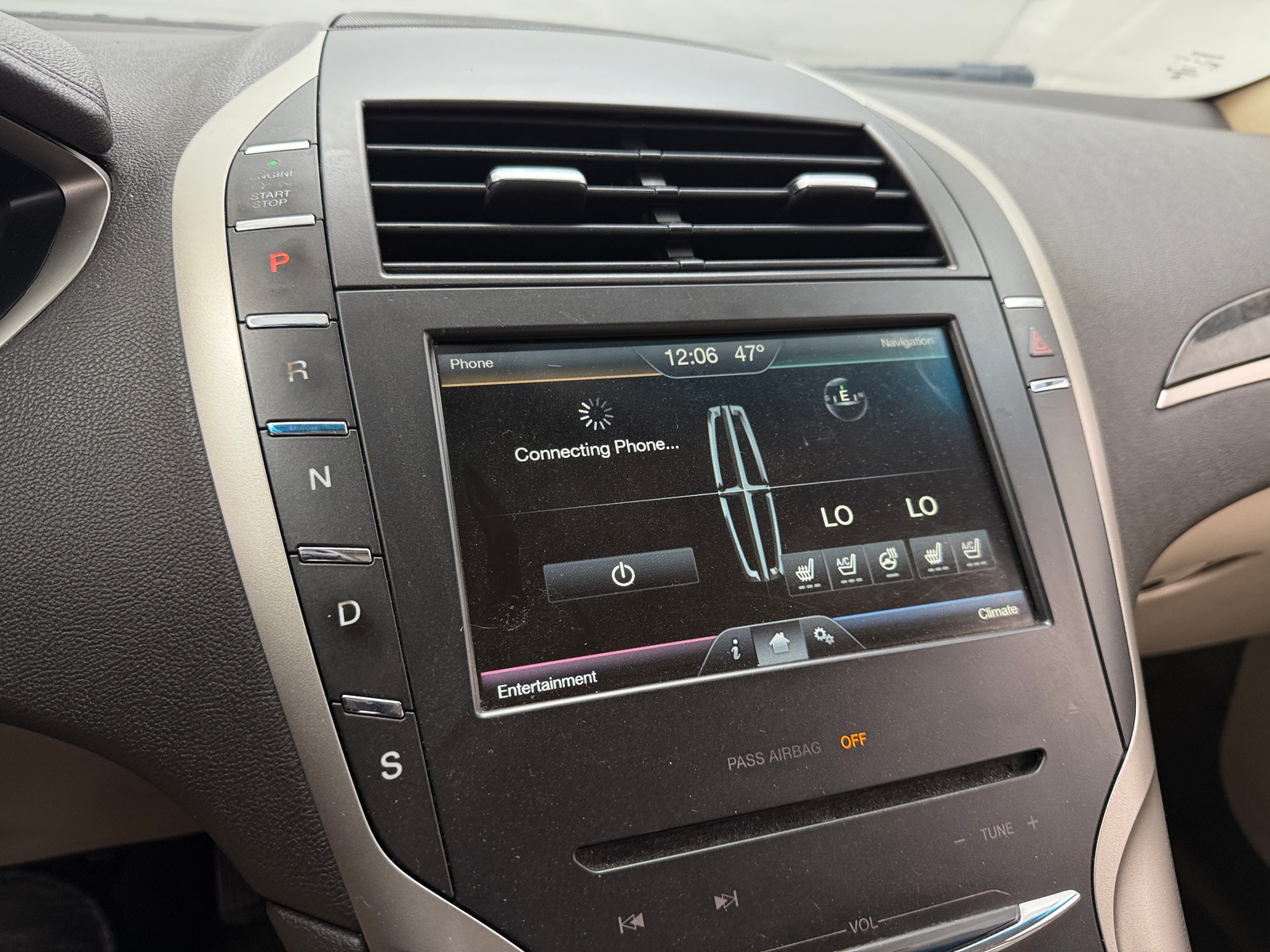 Thumbnail: 2016 Lincoln MKZ - 3