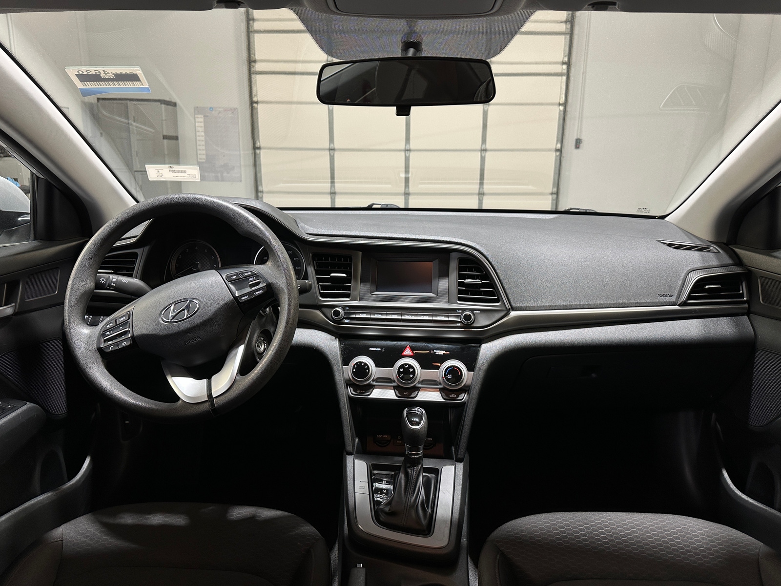 Thumbnail: 2019 Hyundai Elantra - 3