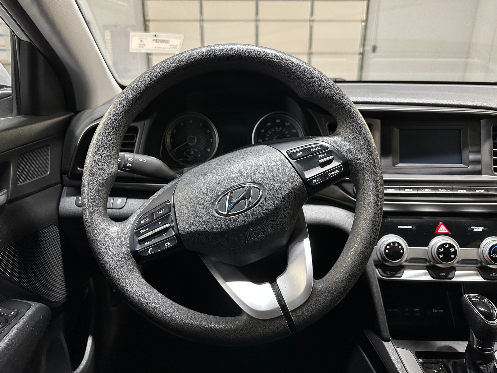 Thumbnail: 2019 Hyundai Elantra - 5