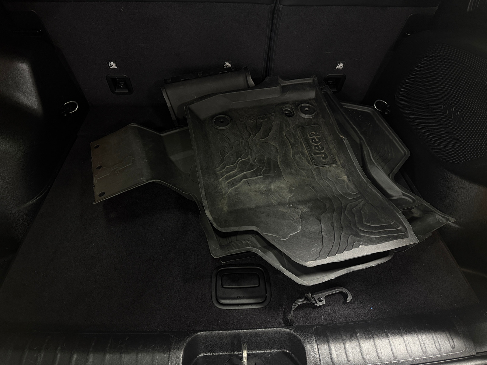 Thumbnail: 2020 Jeep Cherokee - 6