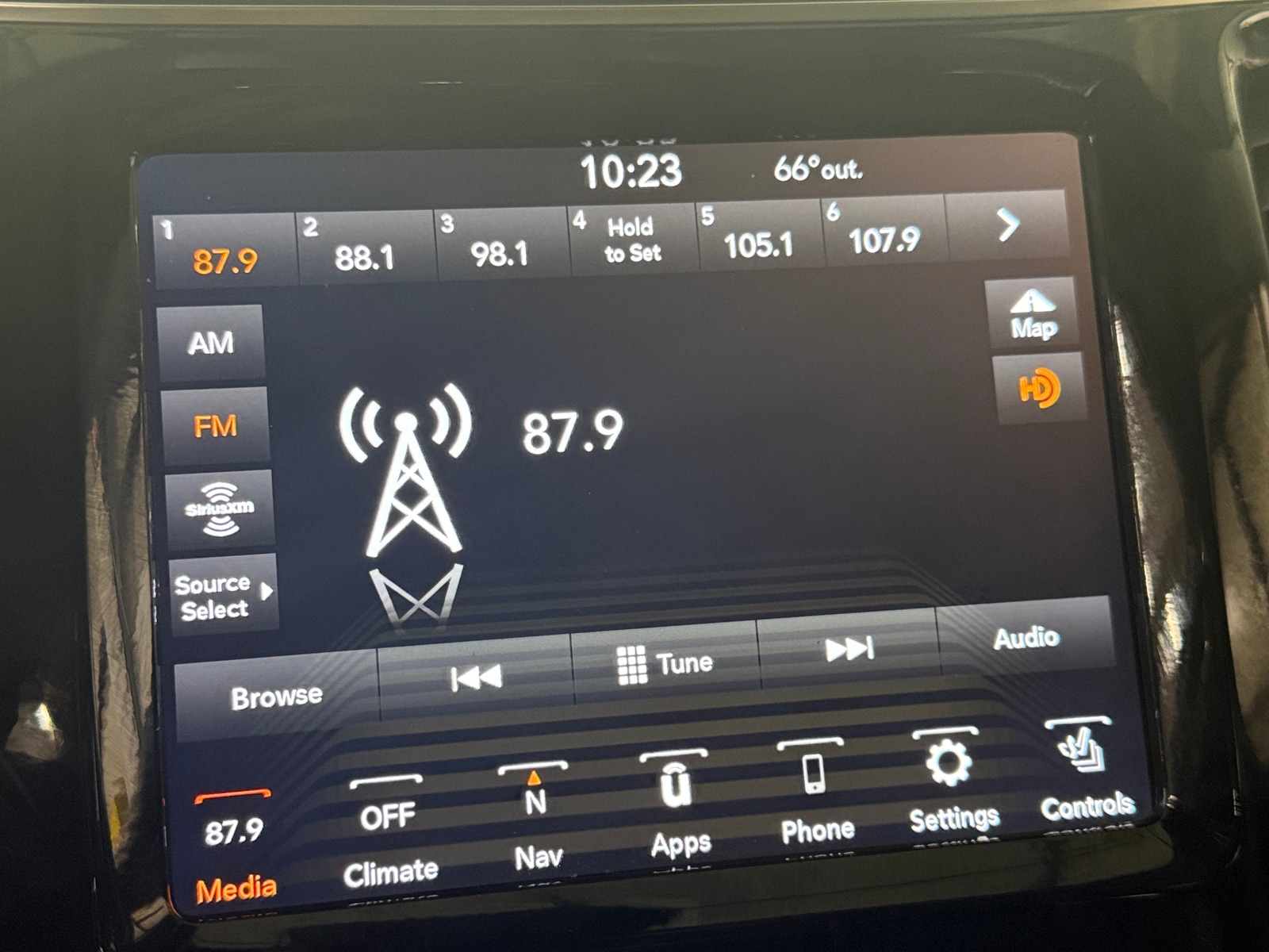 Thumbnail: 2020 Jeep Cherokee - 3
