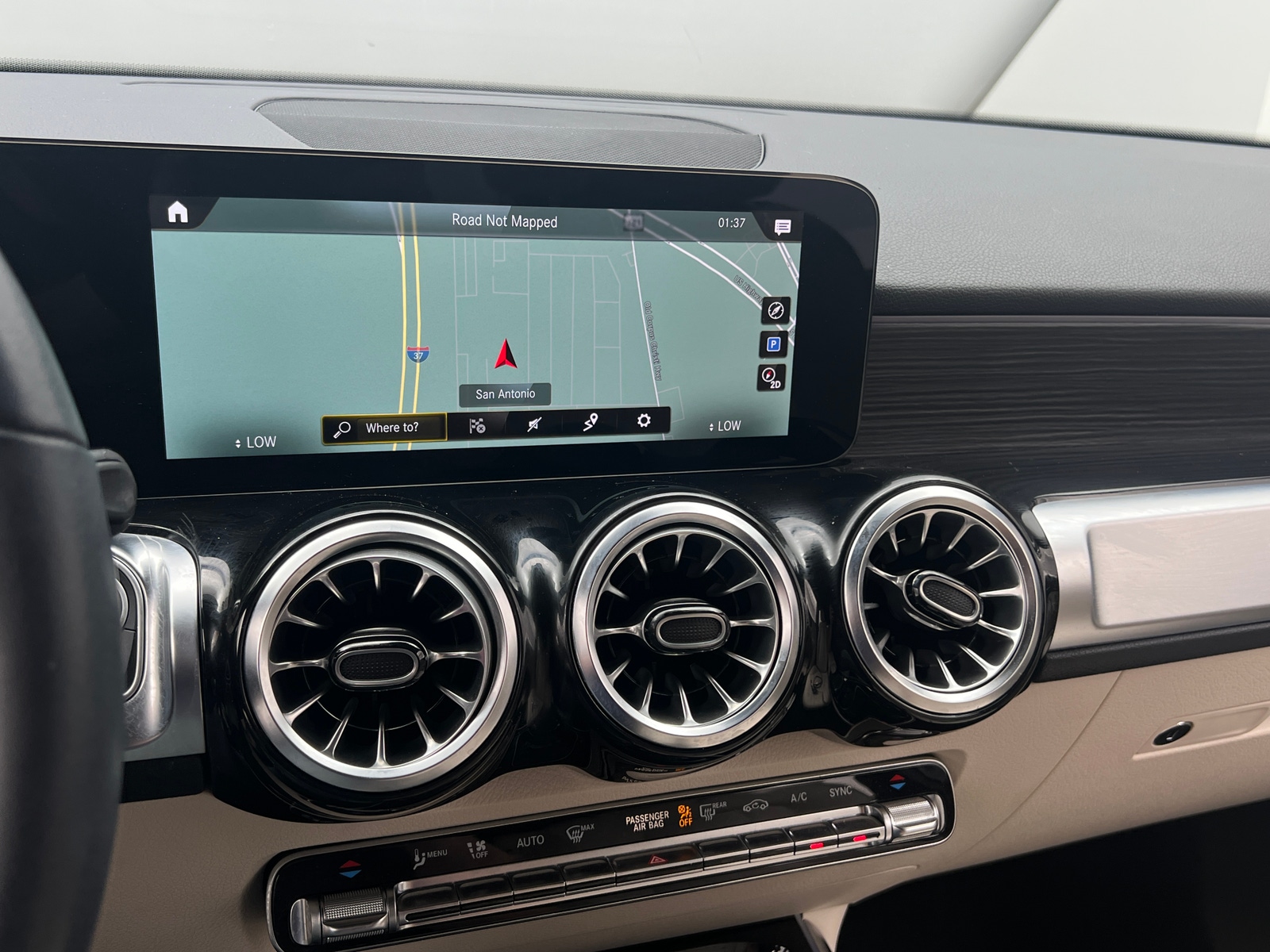 Thumbnail: 2023 Mercedes-Benz GLB - 3