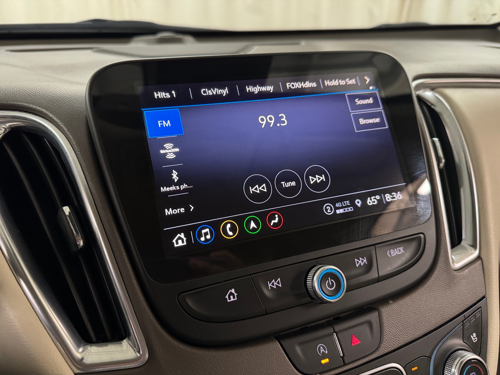 Thumbnail: 2024 Chevrolet Malibu - 3