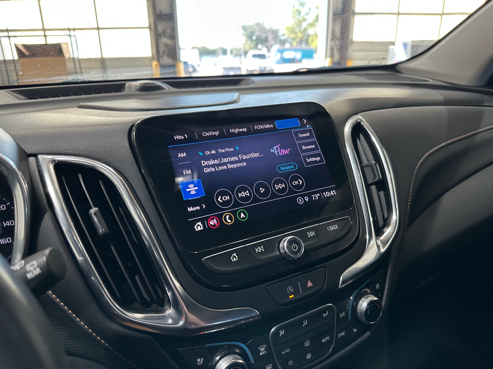 Thumbnail: 2022 Chevrolet Equinox - 3