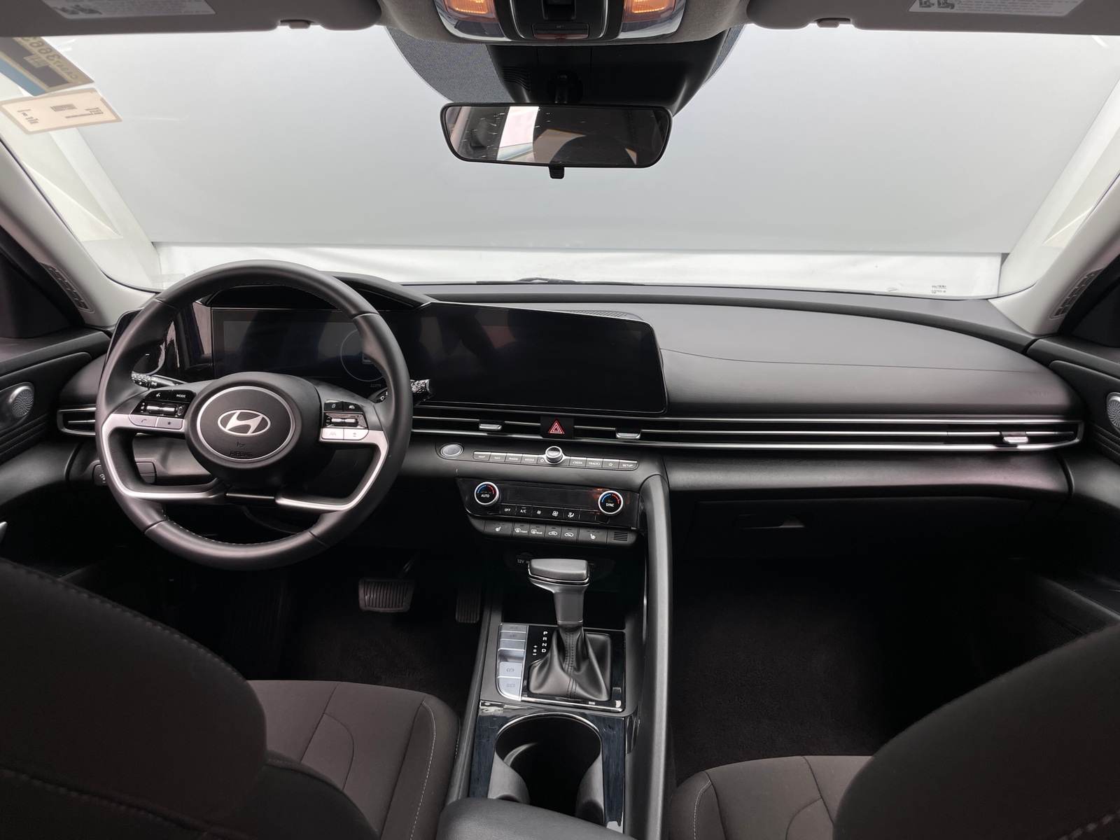 Thumbnail: 2025 Hyundai Elantra - 3