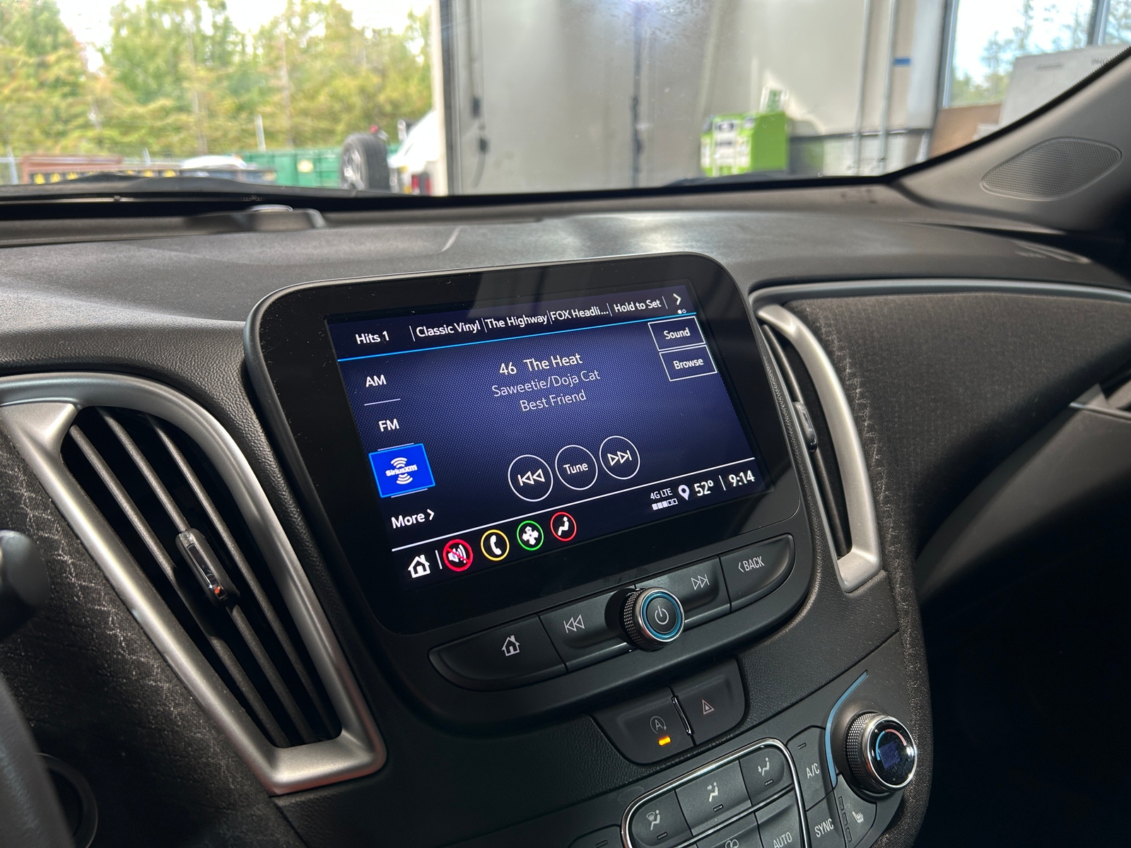 Thumbnail: 2024 Chevrolet Malibu - 4