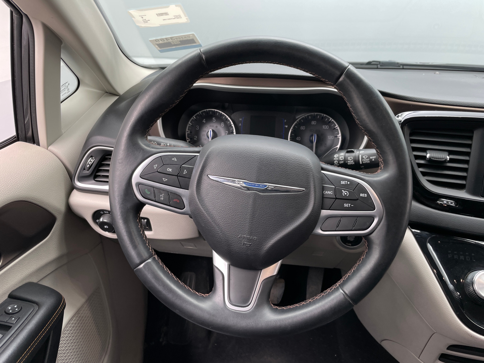 Thumbnail: 2017 Chrysler Pacifica - 4