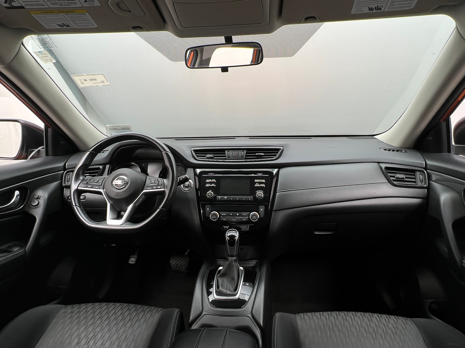 Thumbnail: 2017 Nissan Rogue - 3