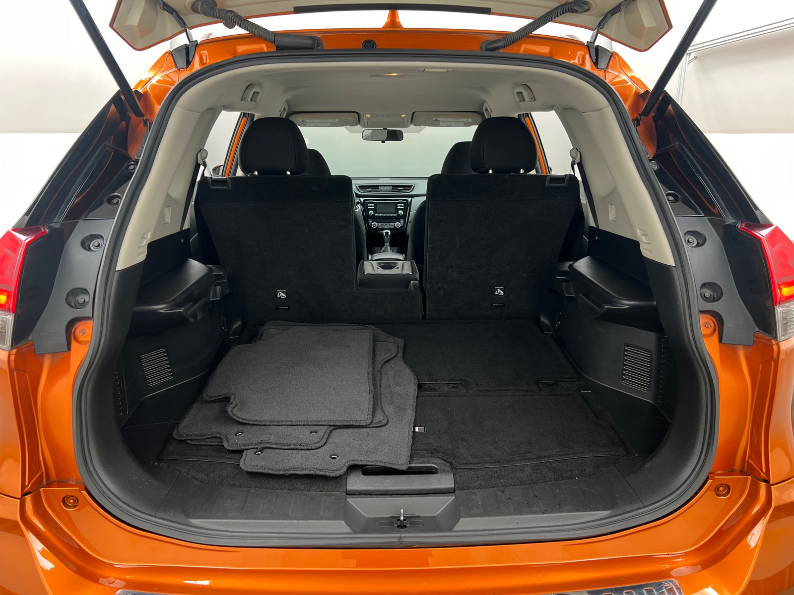Thumbnail: 2017 Nissan Rogue - 7