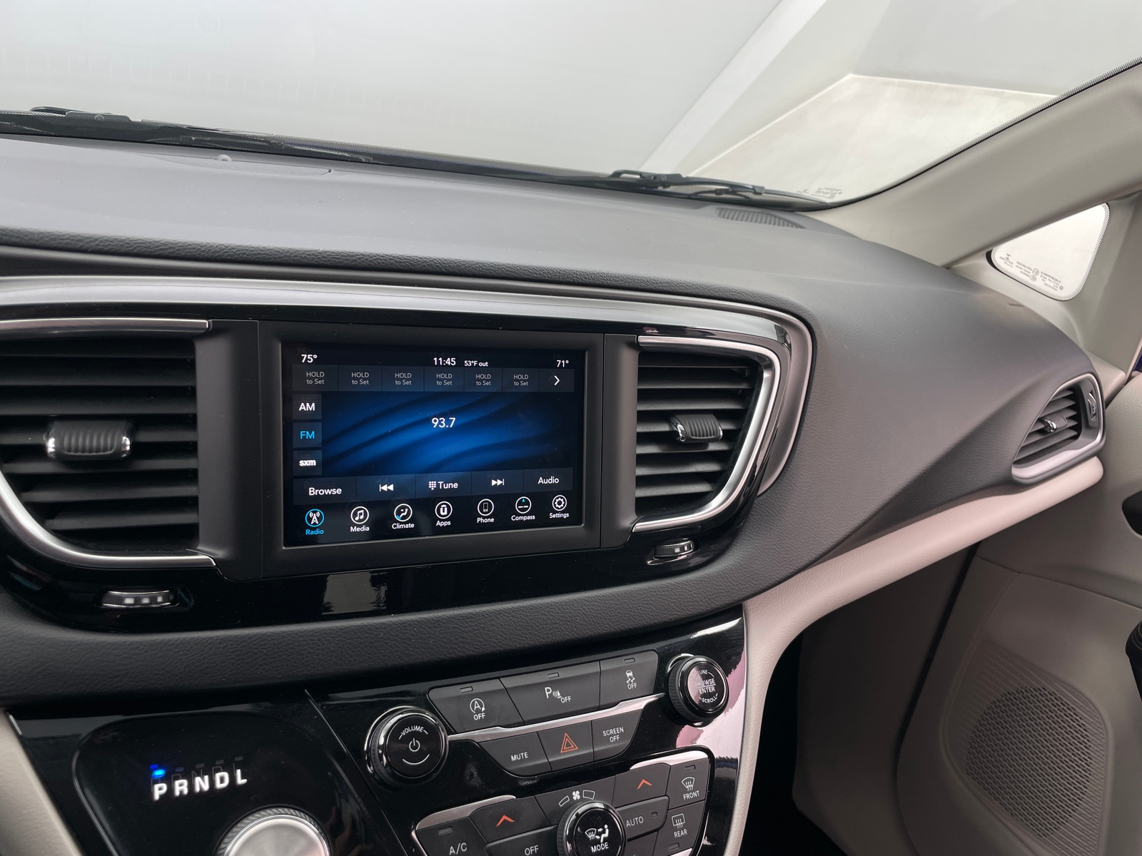 Thumbnail: 2020 Chrysler Pacifica - 4