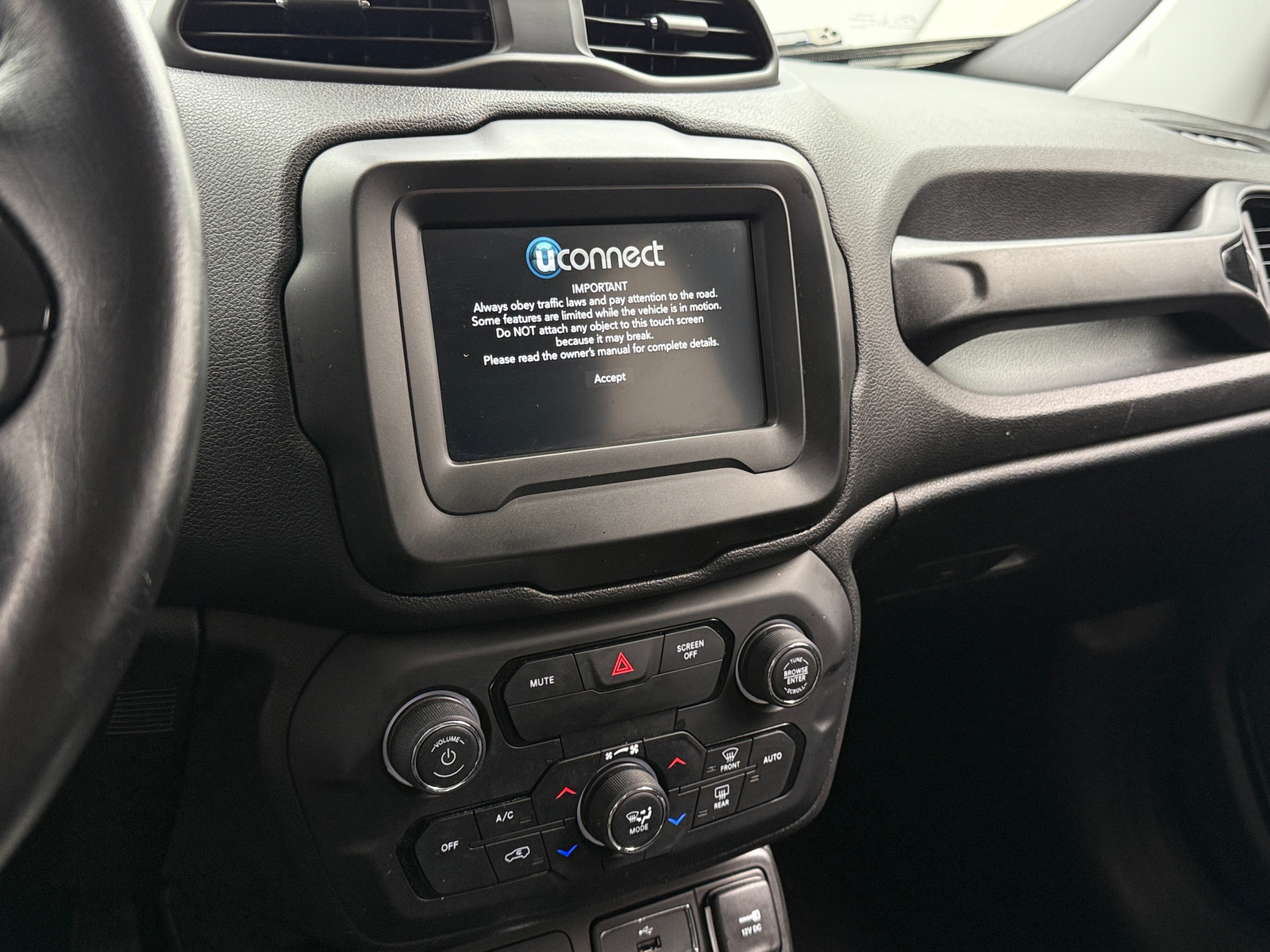 Thumbnail: 2018 Jeep Renegade - 4