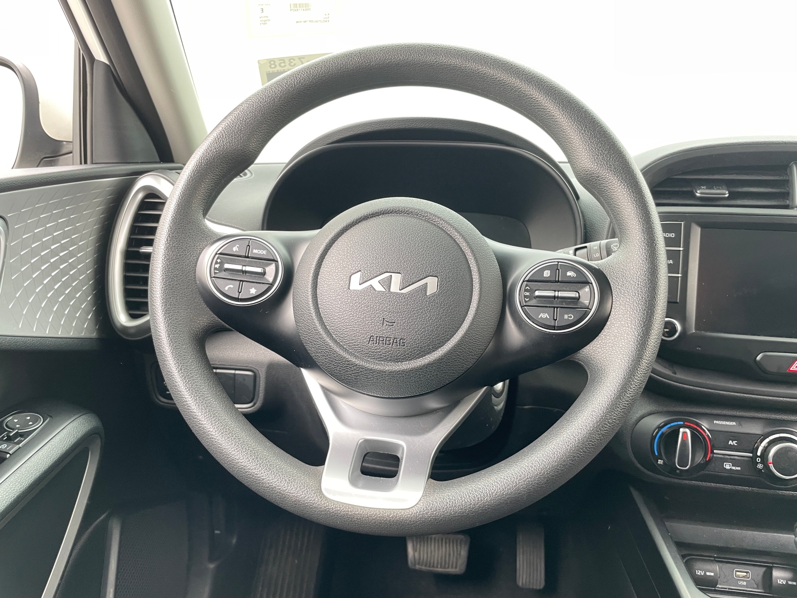 Thumbnail: 2023 Kia Soul - 5