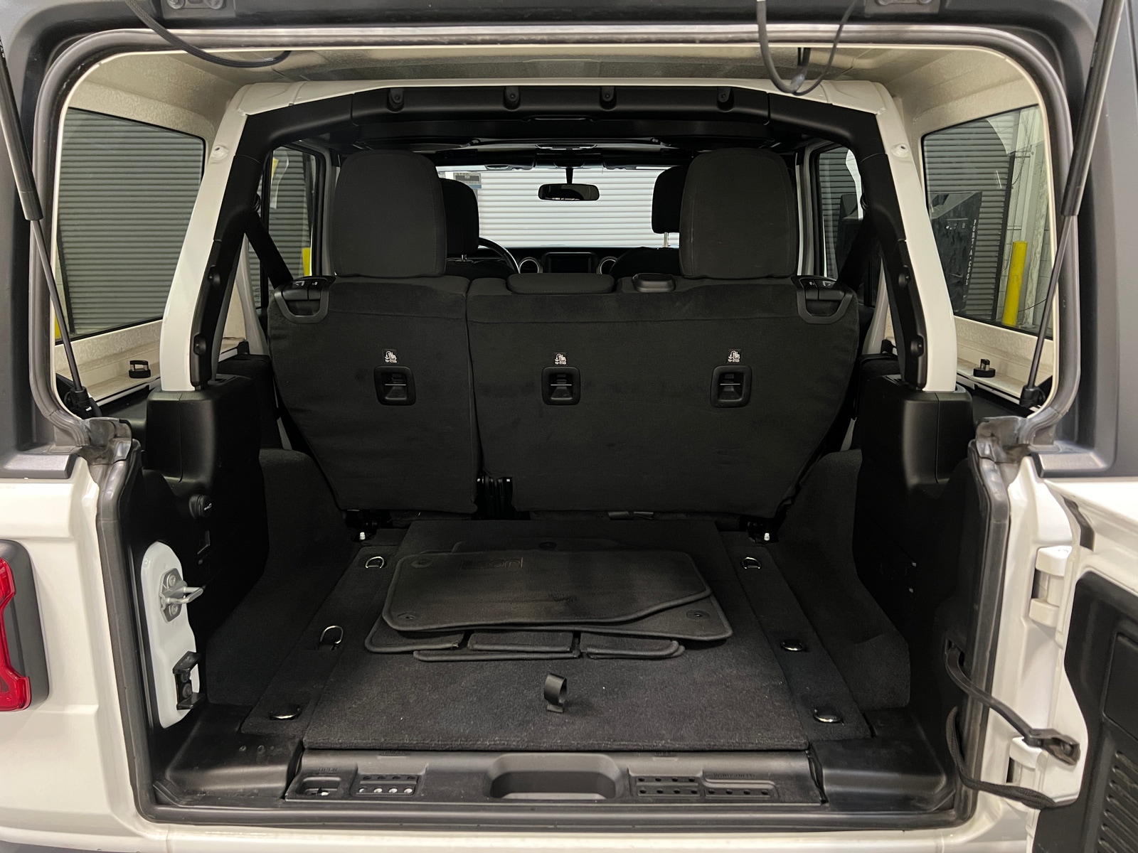 Thumbnail: 2019 Jeep Wrangler - 7