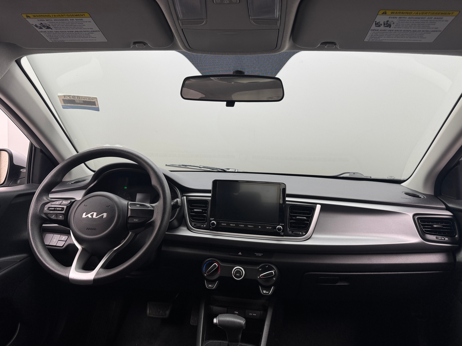 Thumbnail: 2022 Kia Rio - 3