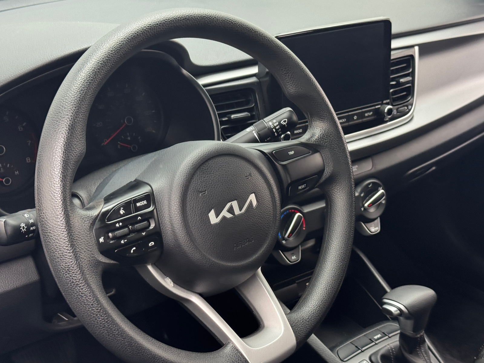 Thumbnail: 2022 Kia Rio - 5
