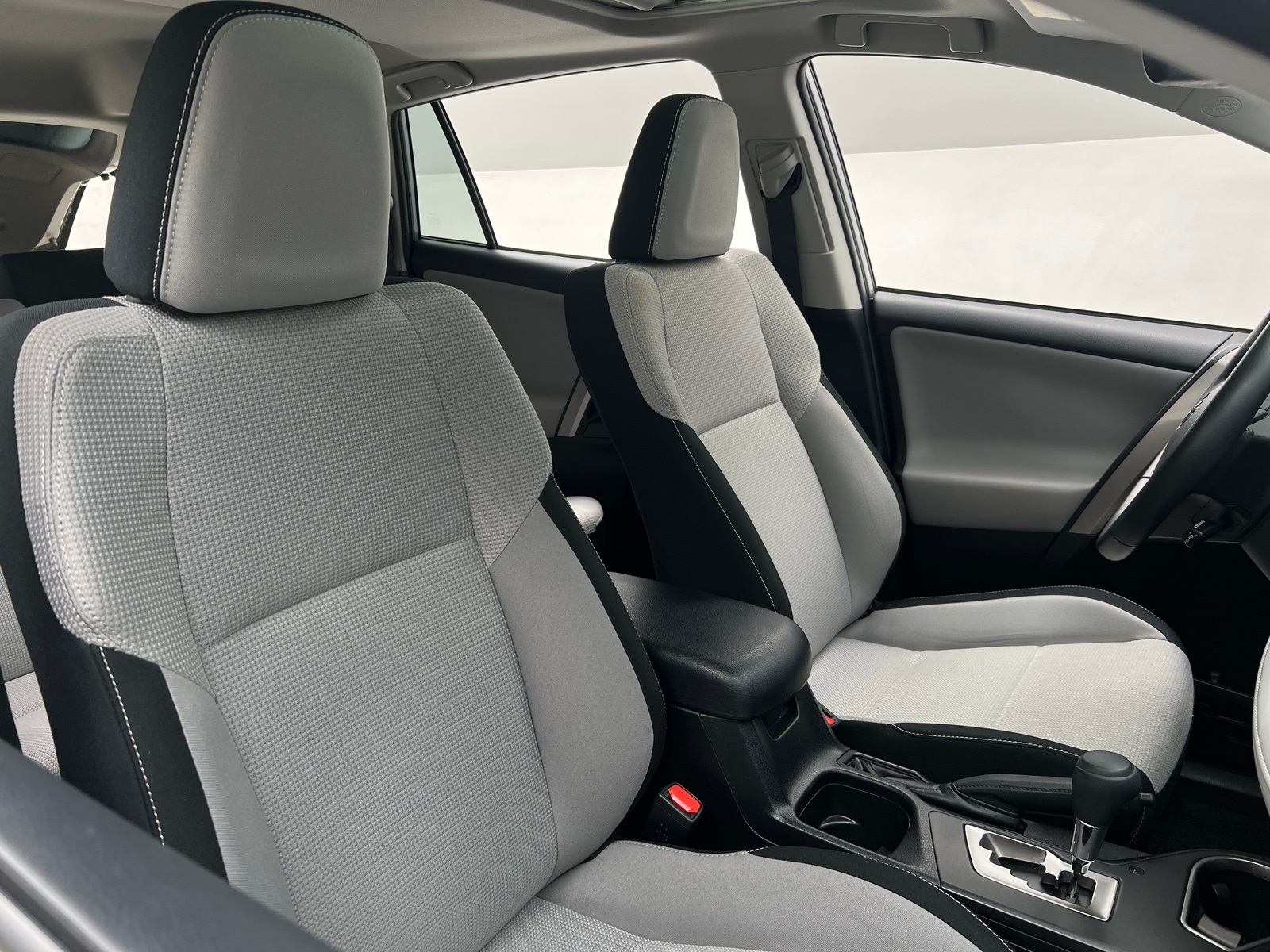 Thumbnail: 2018 Toyota RAV4 - 2
