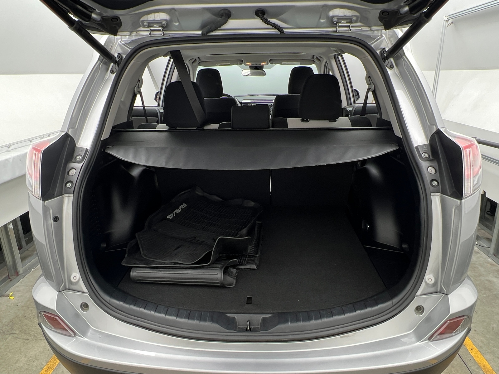 Thumbnail: 2018 Toyota RAV4 - 7
