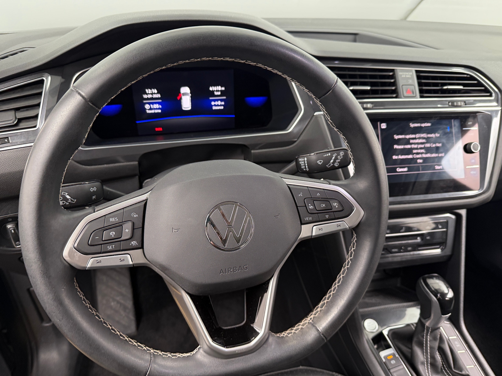 Thumbnail: 2023 Volkswagen Tiguan - 4