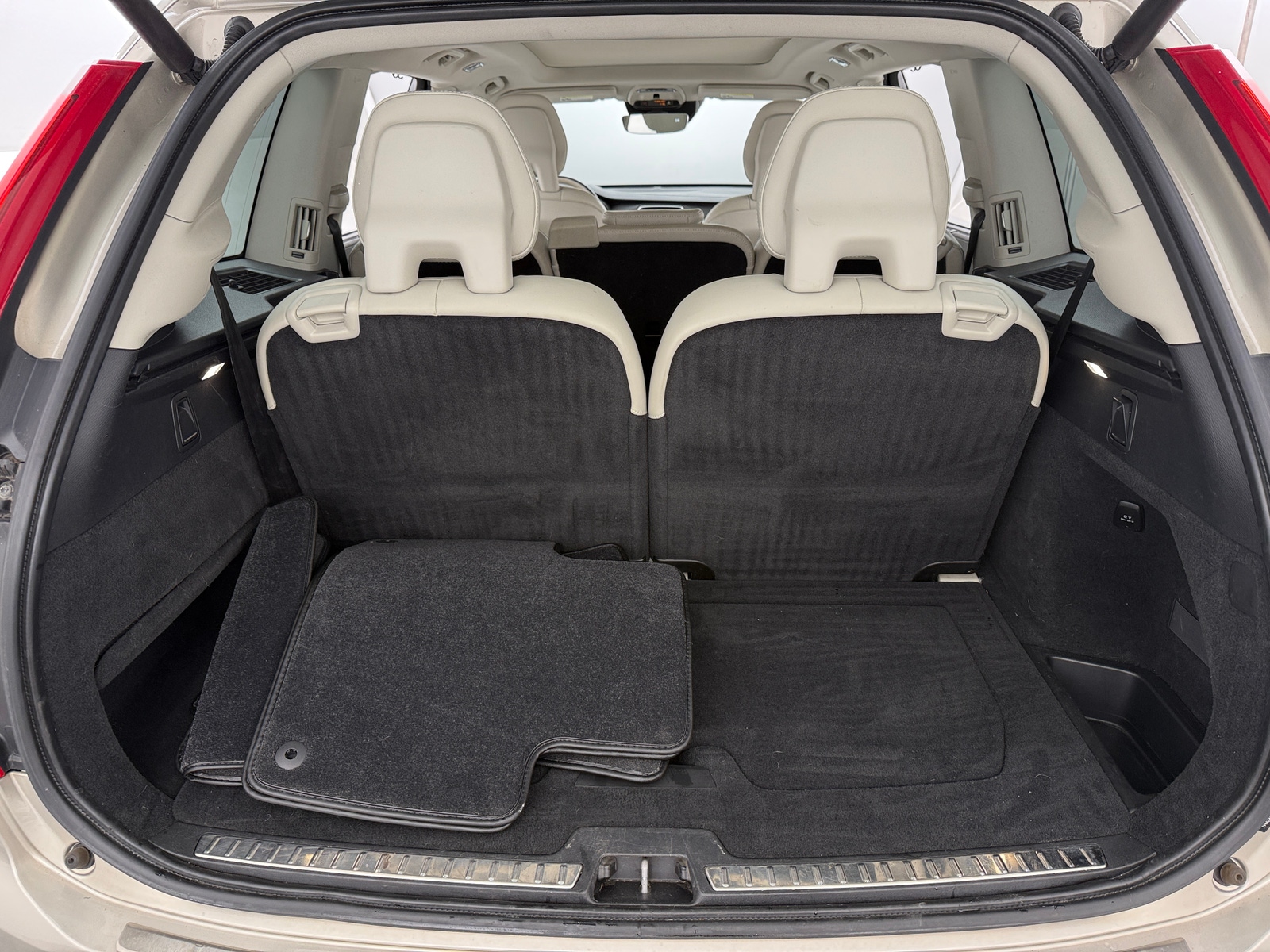 Thumbnail: 2016 Volvo XC90 - 6
