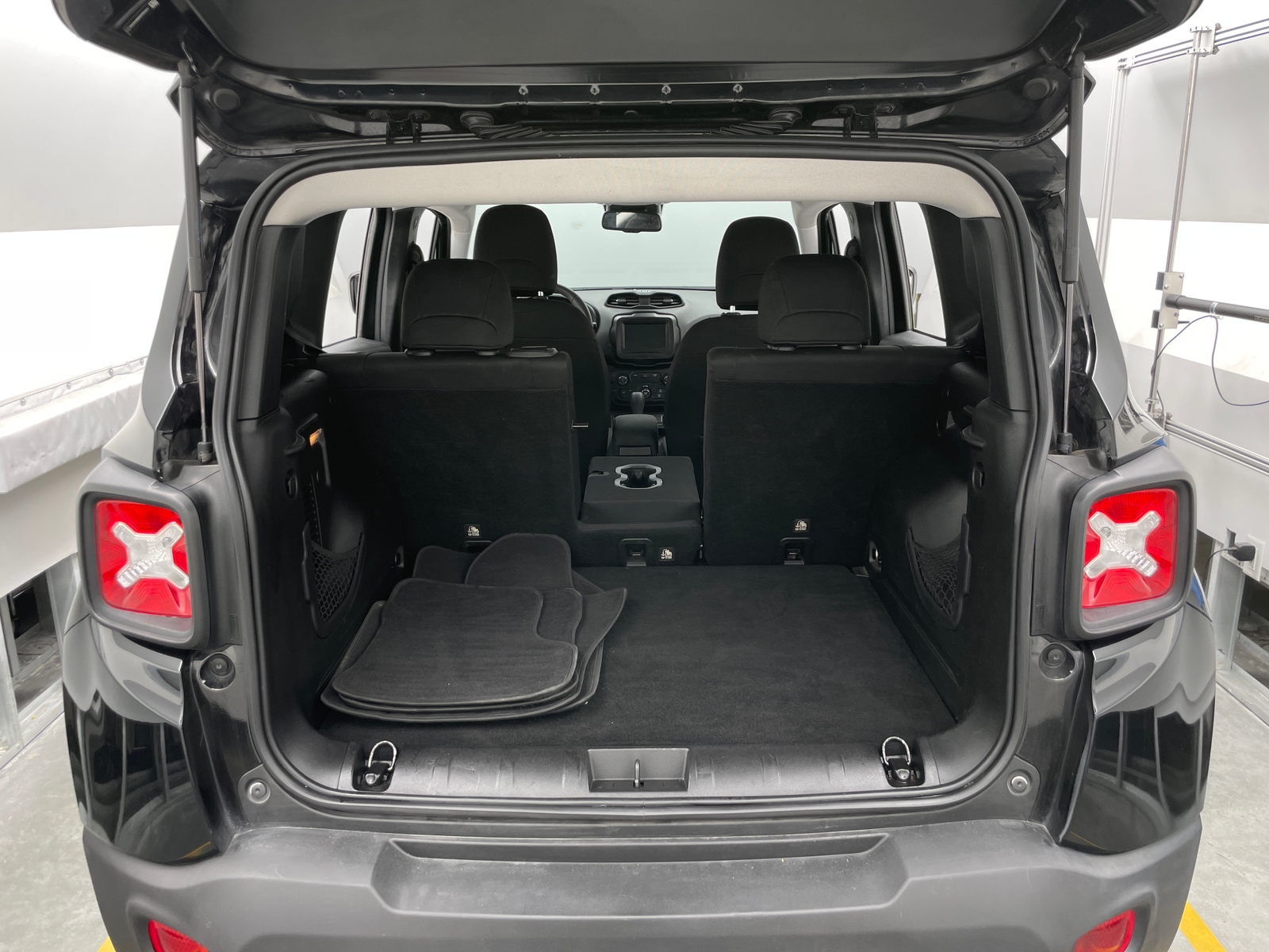 Thumbnail: 2019 Jeep Renegade - 7