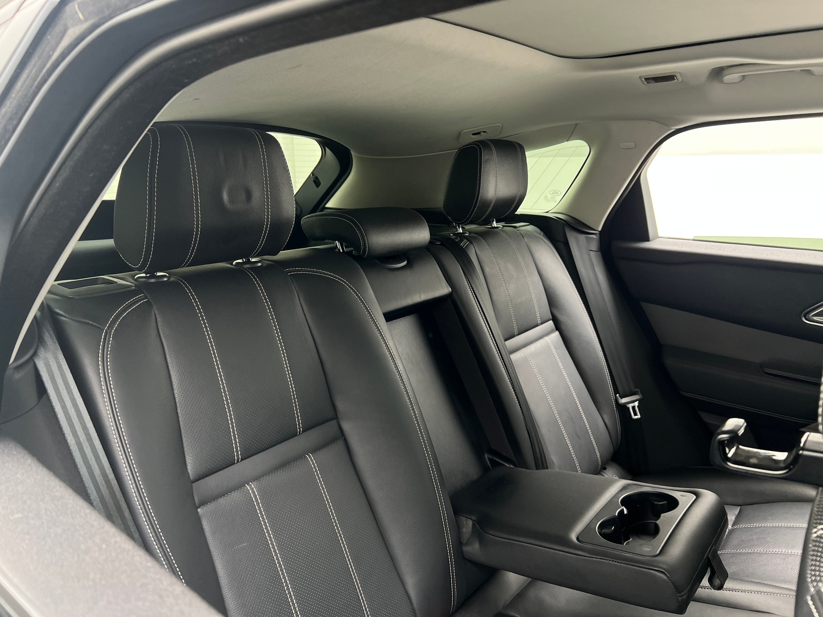 Thumbnail: 2018 Land Rover Range Rover Velar - 5