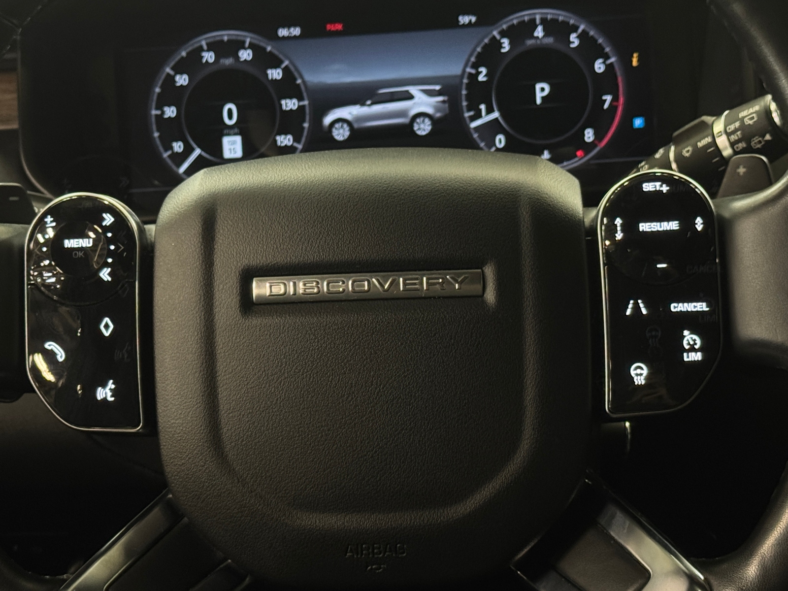 Thumbnail: 2019 Land Rover Discovery - 4