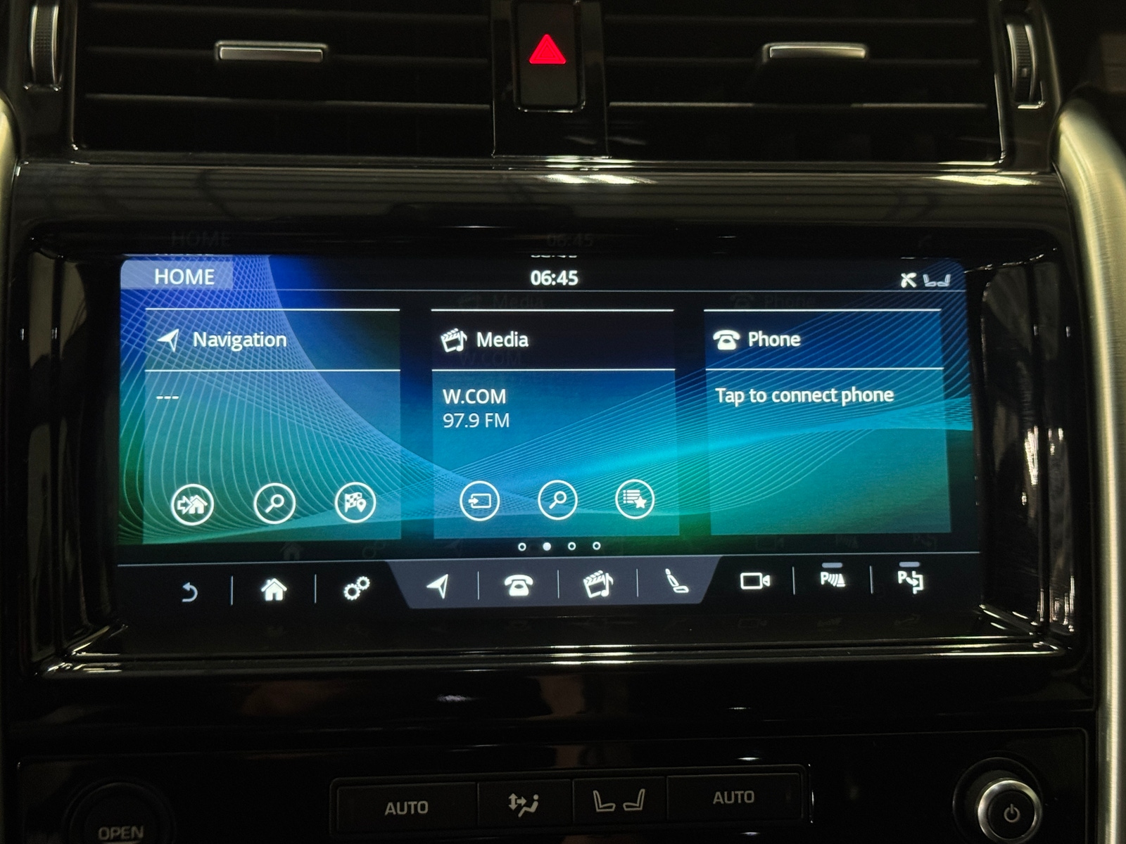 Thumbnail: 2019 Land Rover Discovery - 3