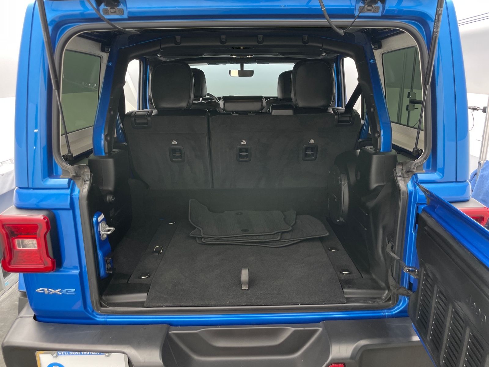 Thumbnail: 2022 Jeep Wrangler - 6