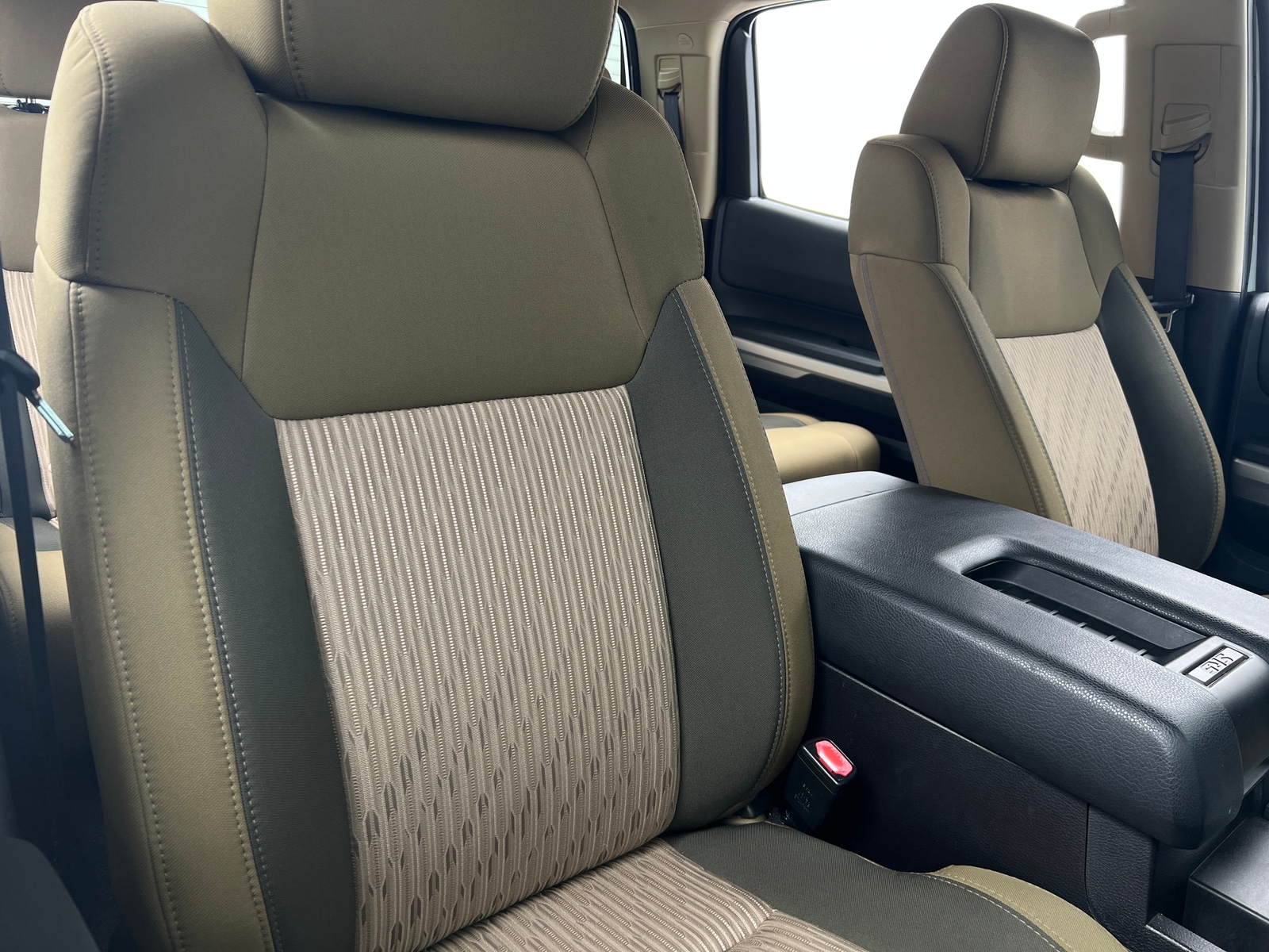 Thumbnail: 2016 Toyota Tundra - 2