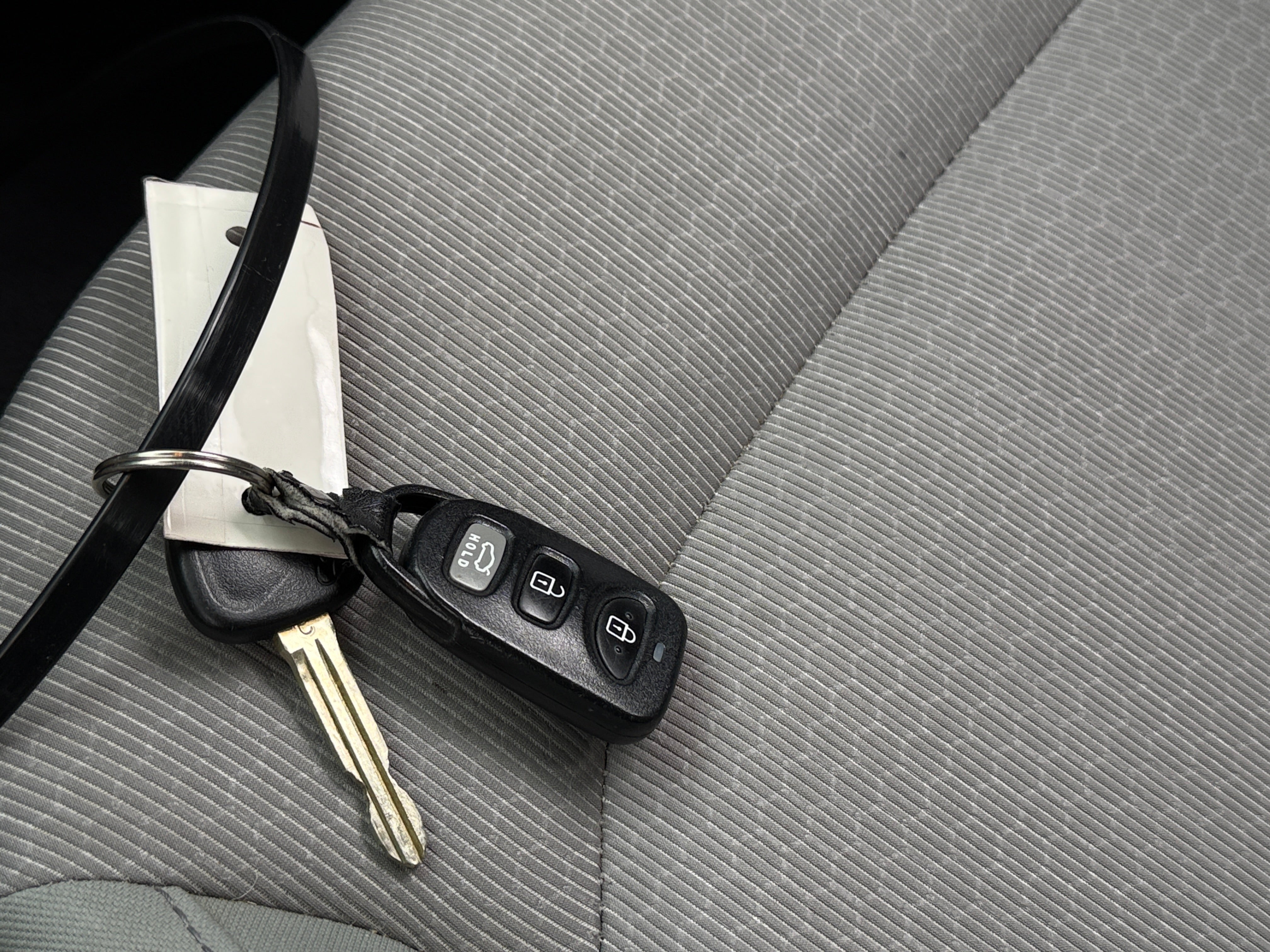 Used 2017 Hyundai Elantra SE with VIN 5NPD84LF1HH088671 for sale in Oak Creek, WI