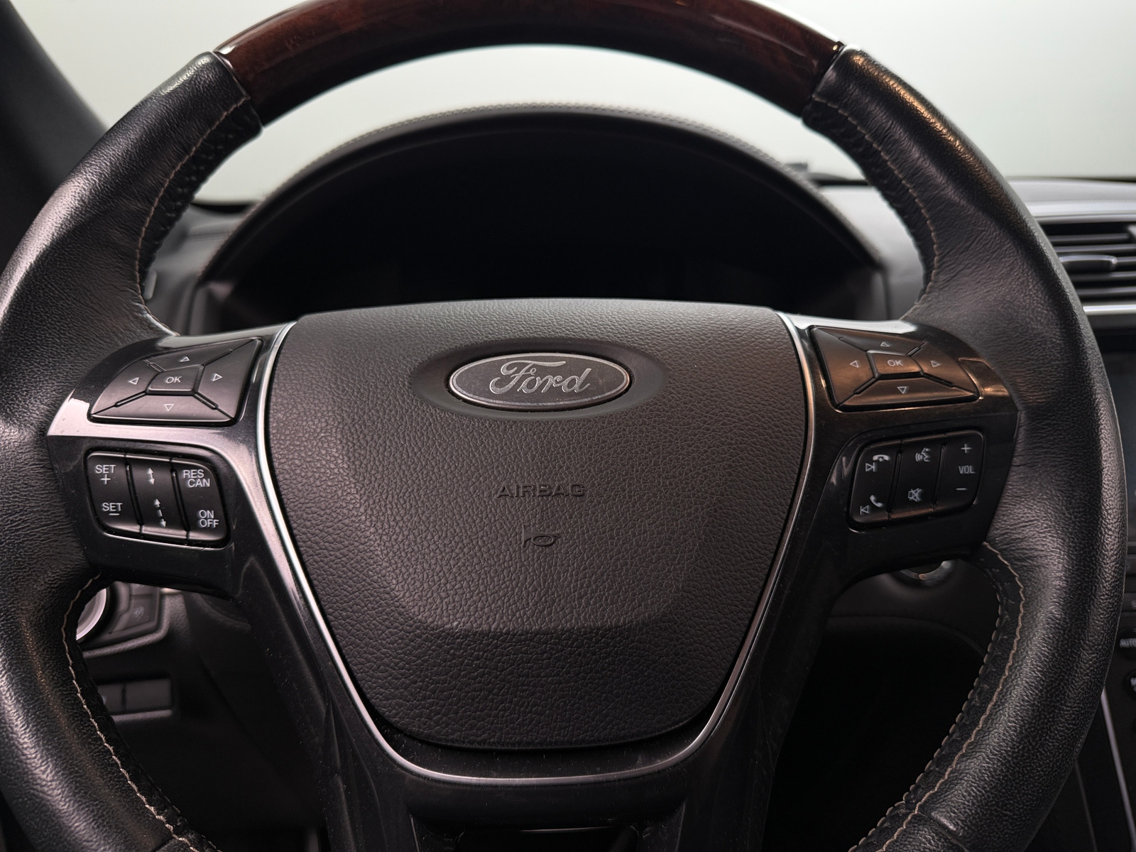 Thumbnail: 2018 Ford Explorer - 4